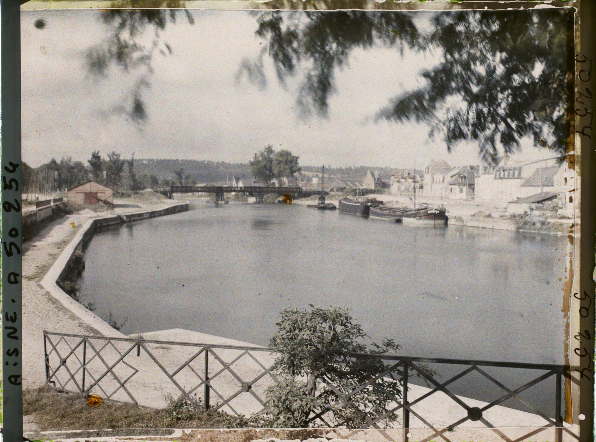 Image représentant France, Soissons, Vue s/ l'Aisne vers l'aval pris au pont des Anglais