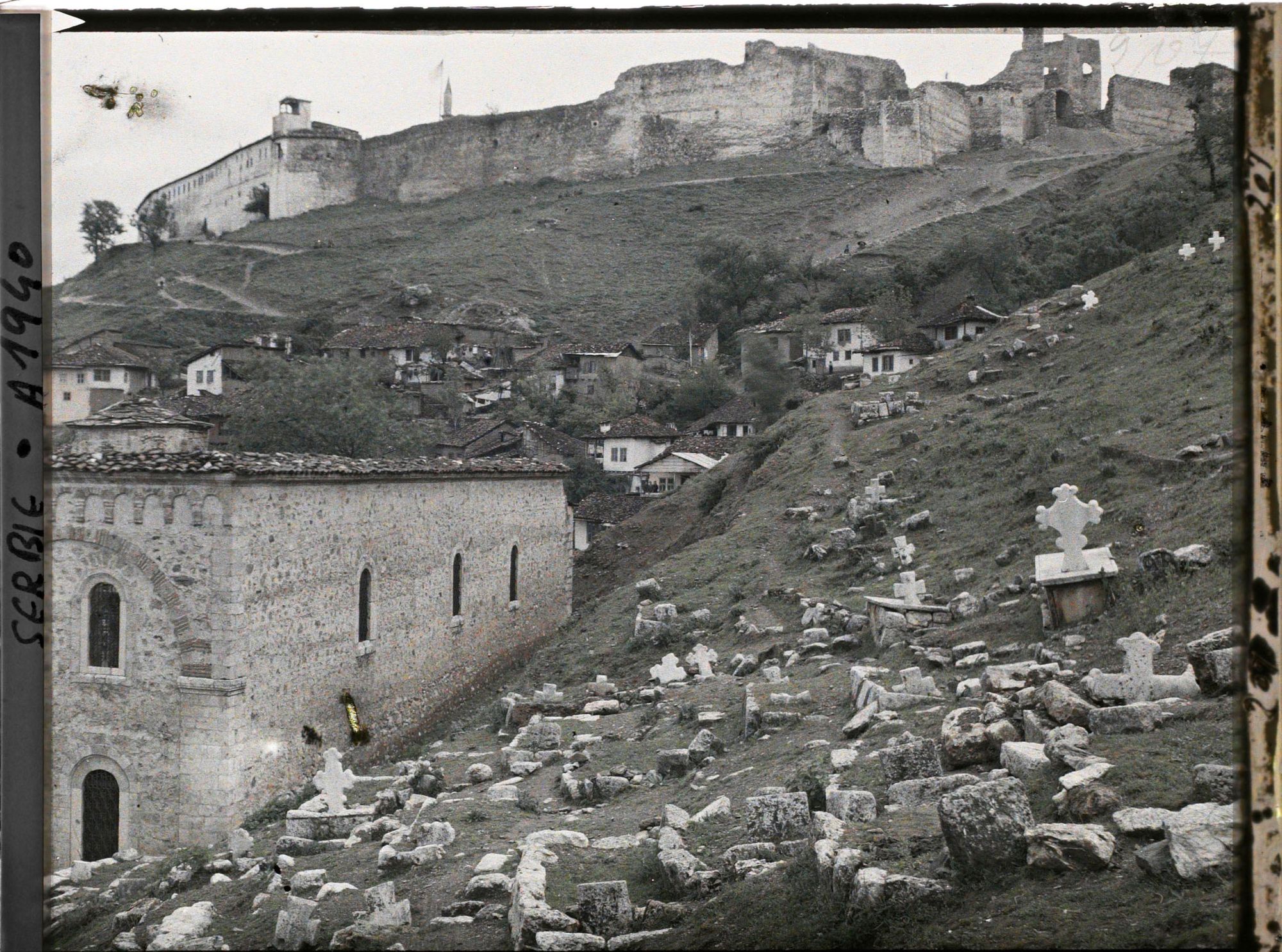 Image représentant L'église du Saint-Sauveur et son cimetière