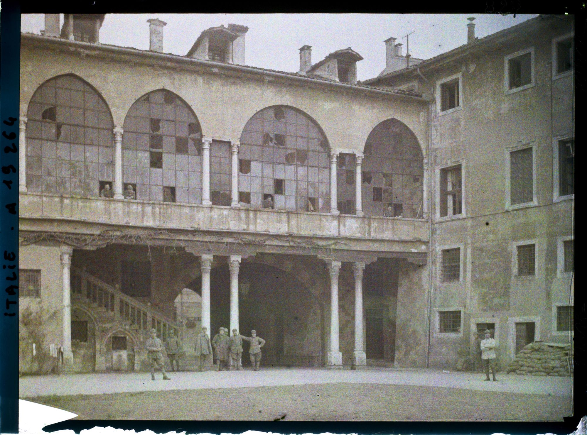 Image représentant Un vieux palais ?