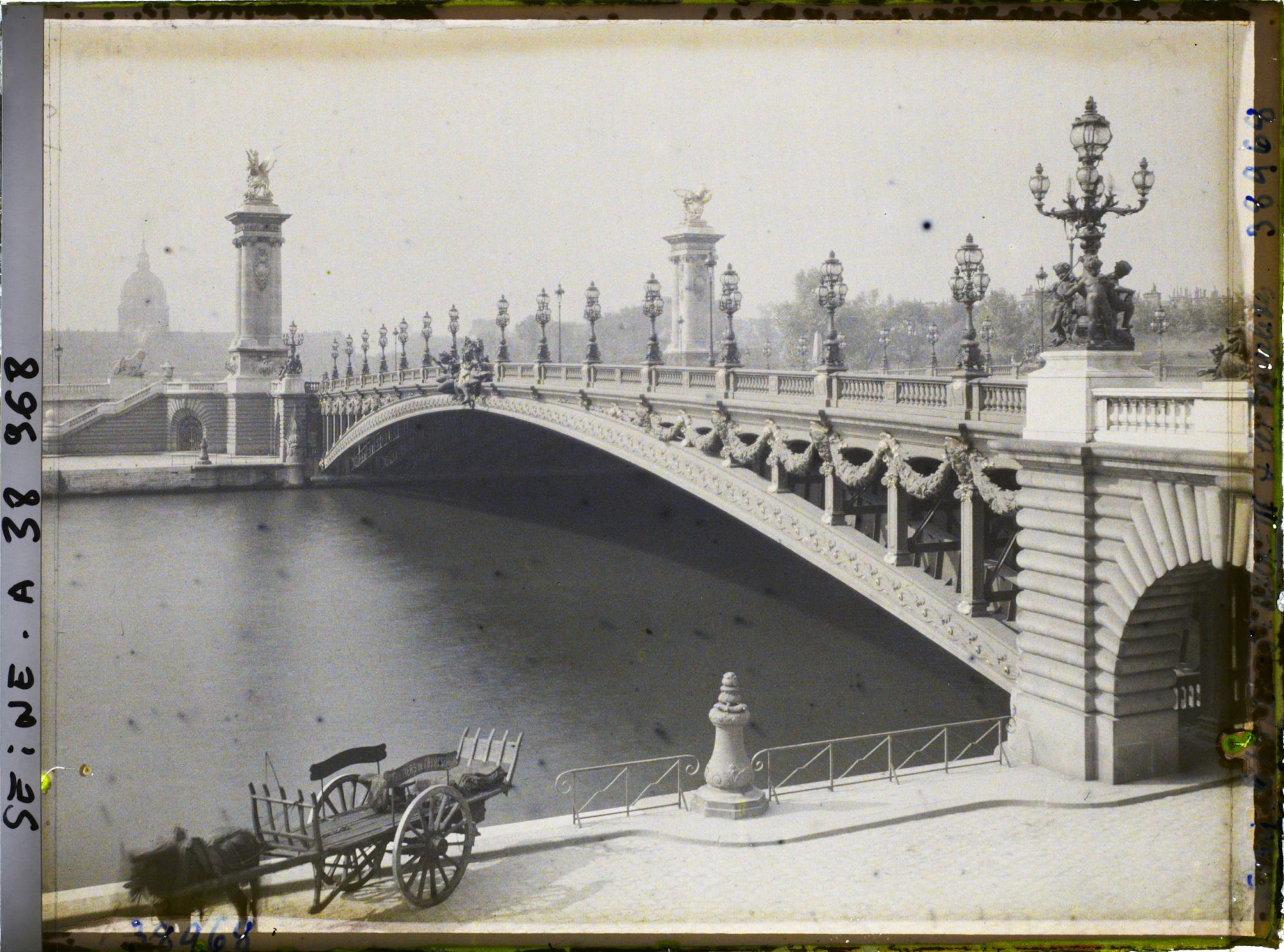 Image représentant Le pont Alexandre-III et les Invalides