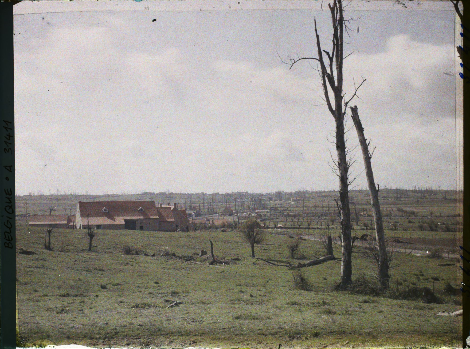 Image représentant Belgique, Neuve Eglise, Vue Générale vers Neuve Eglise prise de l'Est