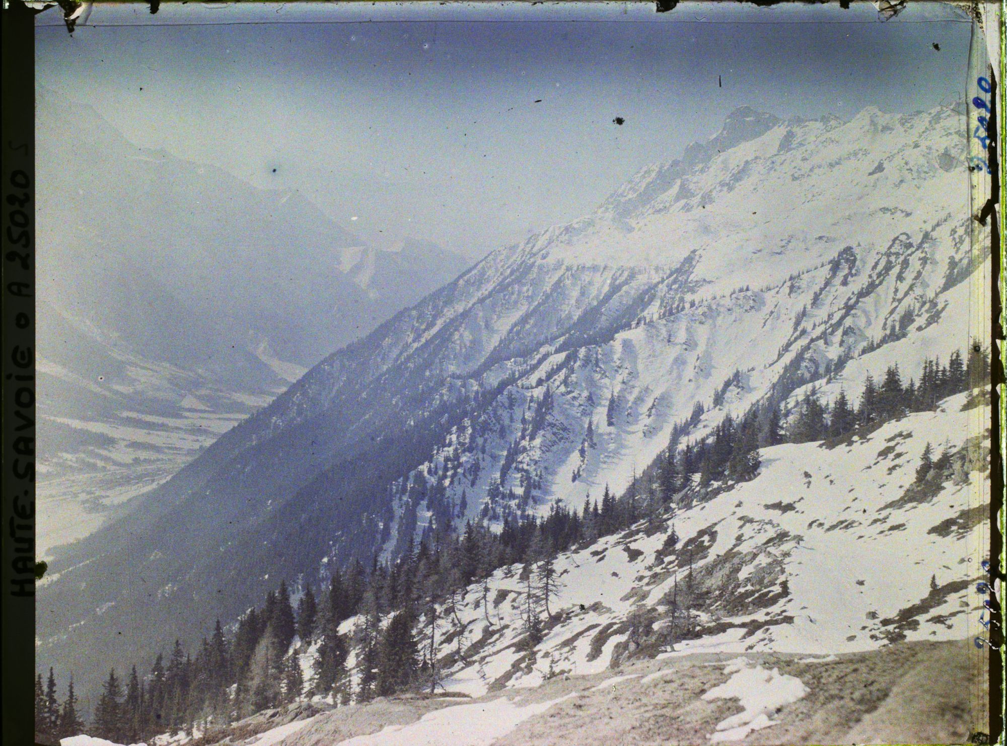 Image représentant France Les Alpes,  Vue prise de la Flégère. Le Brévent et dans le fond, le Tricot
