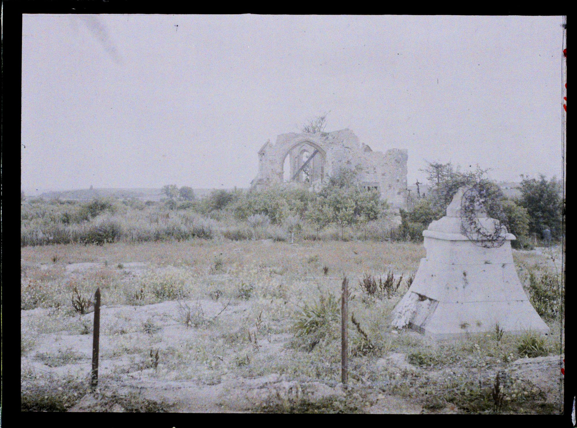 Image représentant France, Hurlus, Ancien Cimetière militaire aux Hurlus (désaffecté)