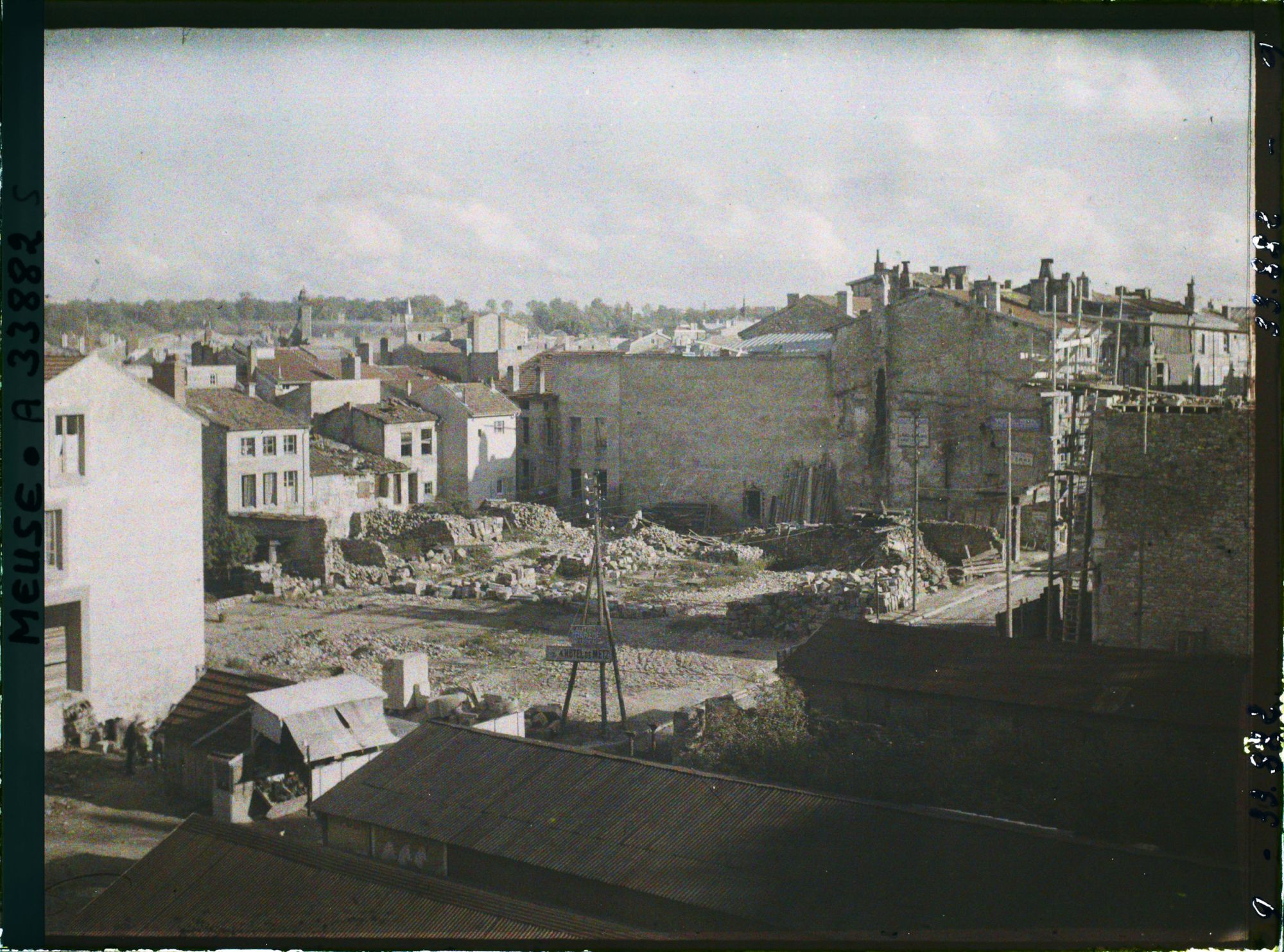 Image représentant France, Verdun, Vue de la ville basse prise de la Place Maréchal Pétain