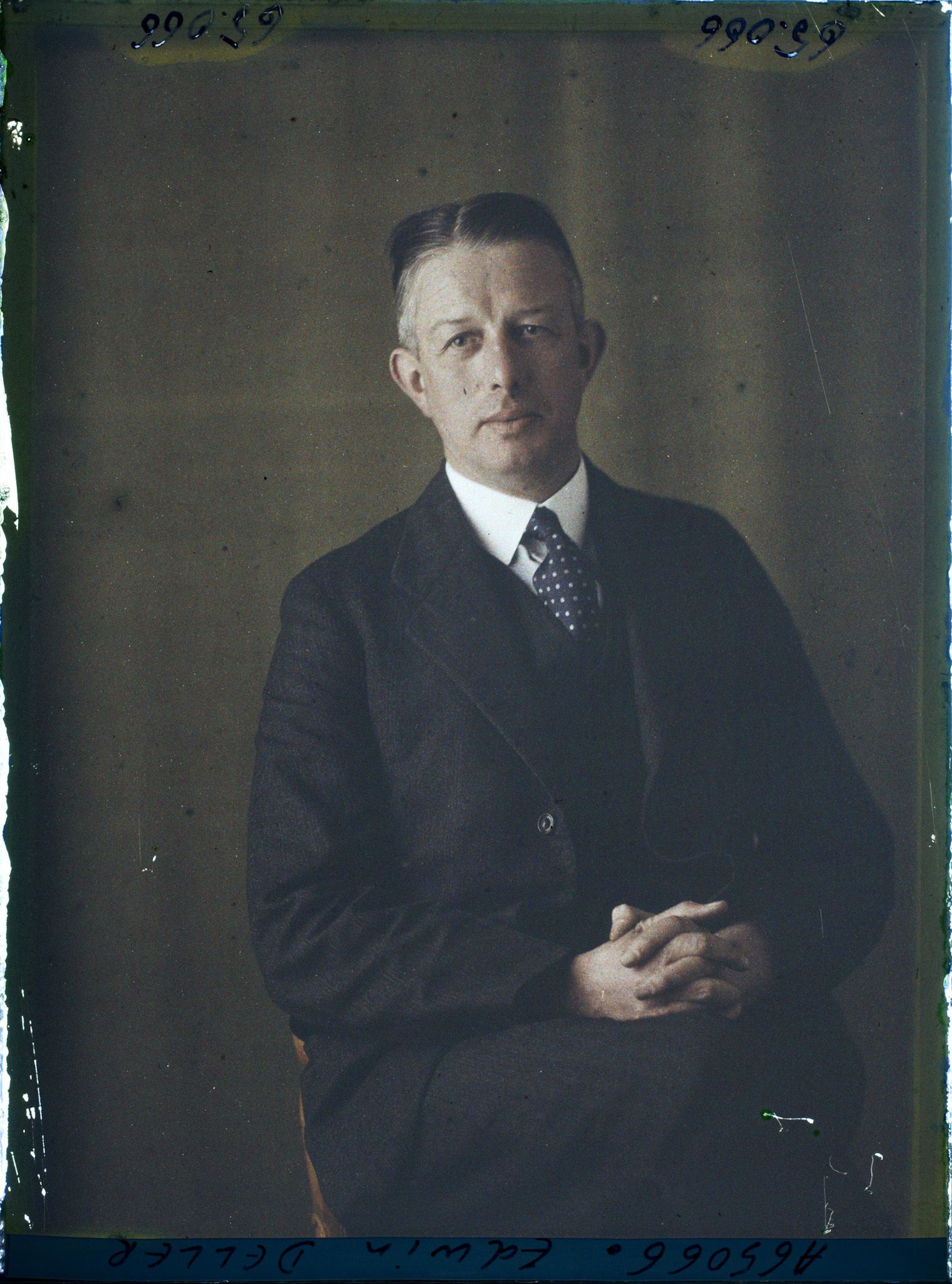 Image représentant https://musee-albert-kahn.s-museum.fr/home/NWQ2OTAwYzNmYjZlZTk1ZWQwODJmMjY4L2dlbmVyaWMtbm90aWNlLXRhYi9hdXRob3JpdHkvNjE3YTc5ZjVjZjhiODk2OGIzMzM3ZDIx/5d6900c3fb6ee95ed082f268/generic-notice-tab/authority/617a79ebcf8b8968b3336bb3 Le Docteur Edwin Deller