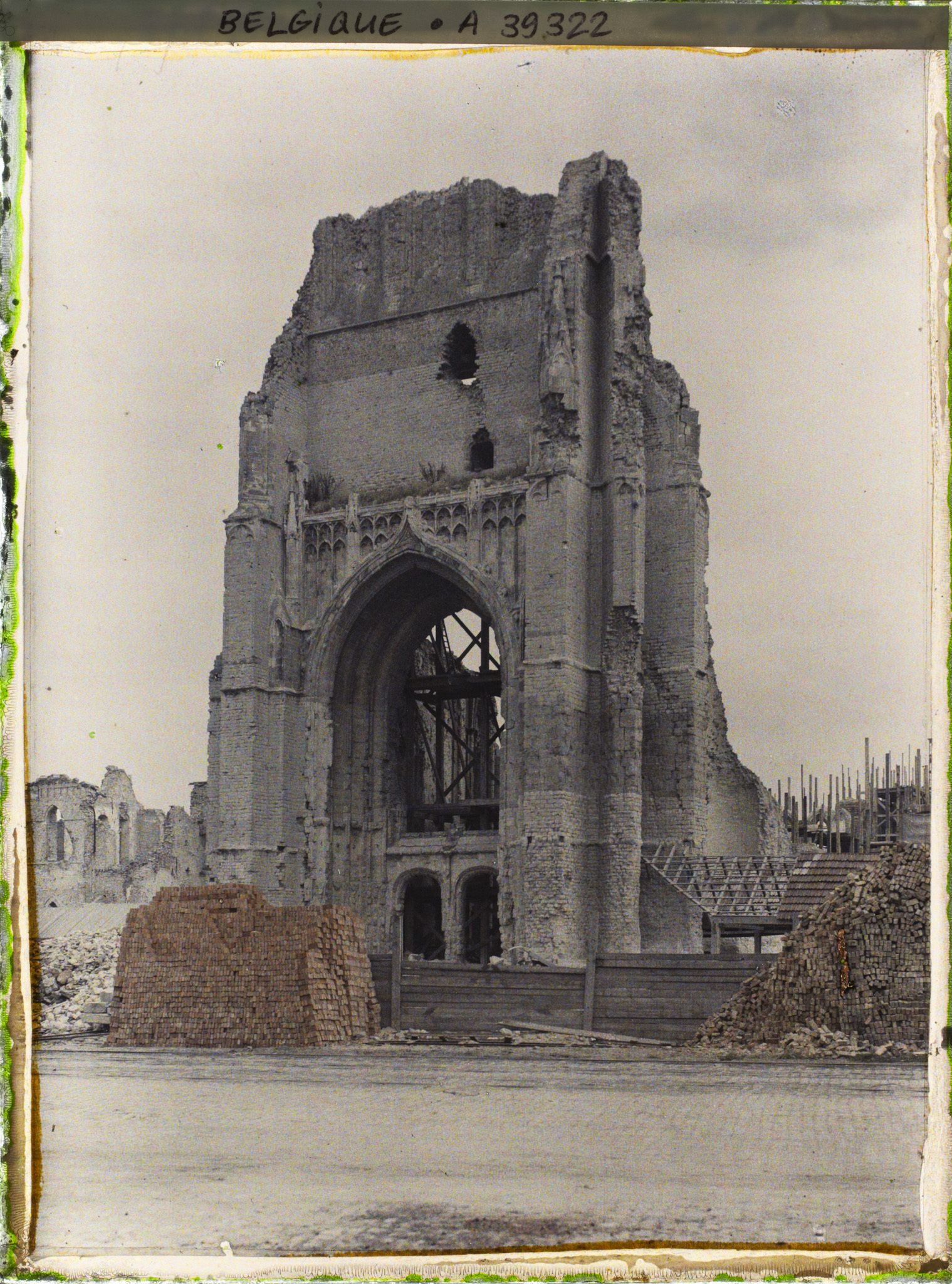 Image représentant Belgique, Ypres, Aspect du Clocher de St Martin