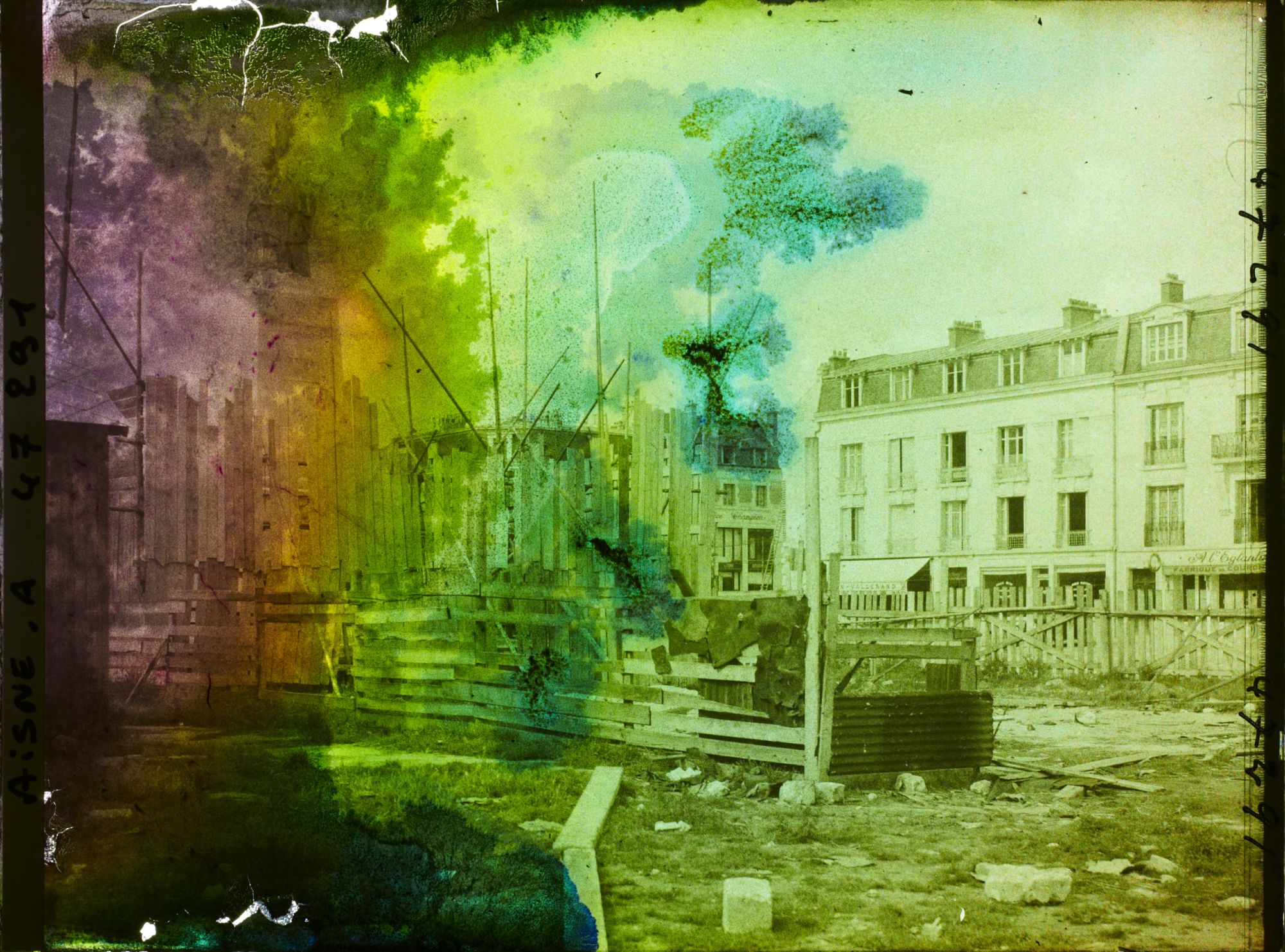 Image représentant France, Soissons, Monumt aux morts en exécution