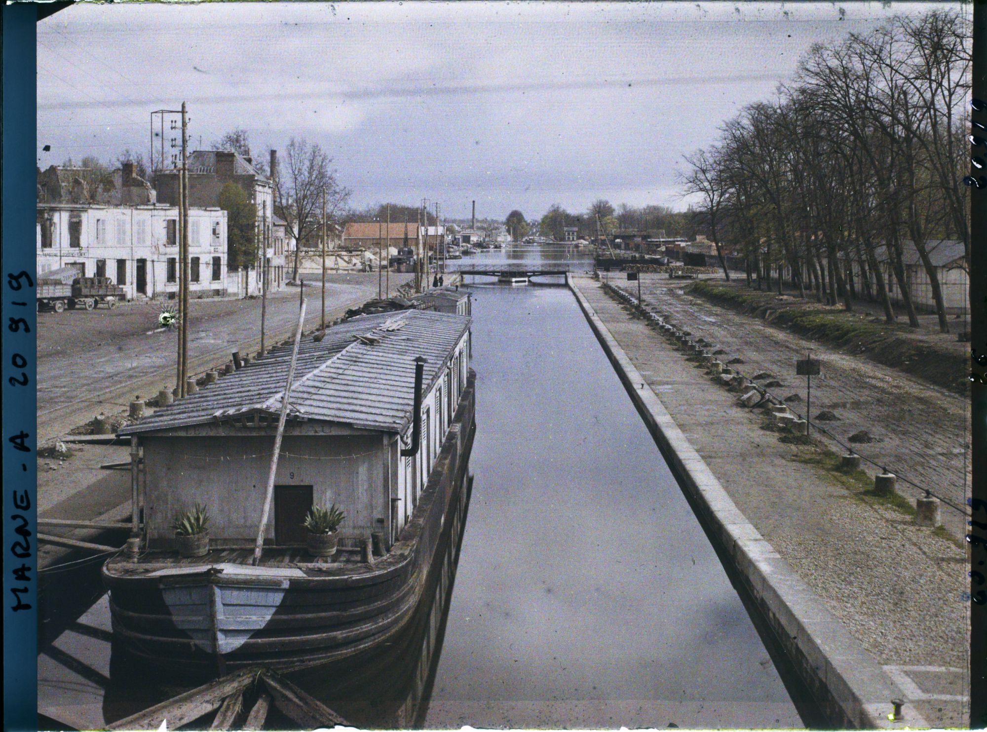 Image représentant France, Reims, Vue vers le Port
