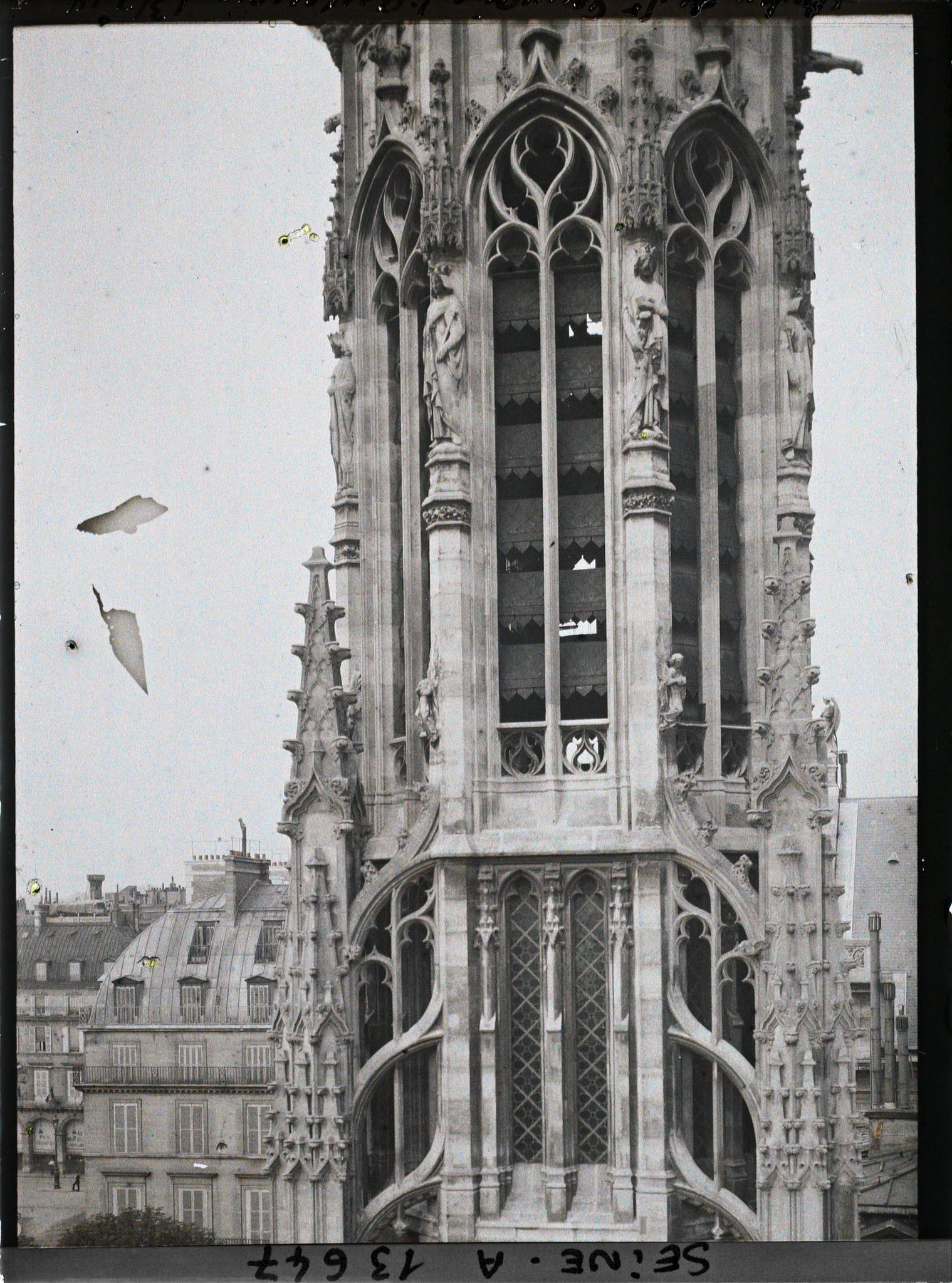 Image représentant Le clocher de l'église St-Germain l'Auxerrois