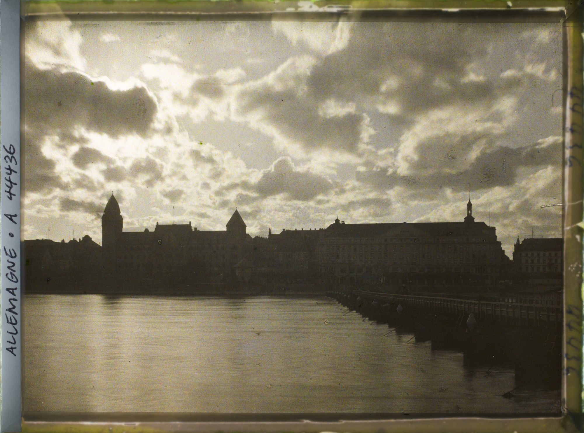 Image représentant Allemagne, Coblence, Effet de nuages sur la Ville