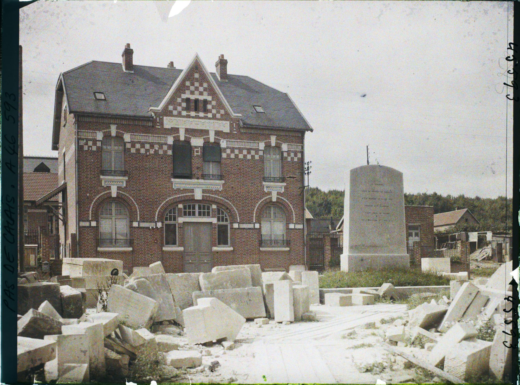Image représentant France, Farbus, Mairie et monumt aux Morts