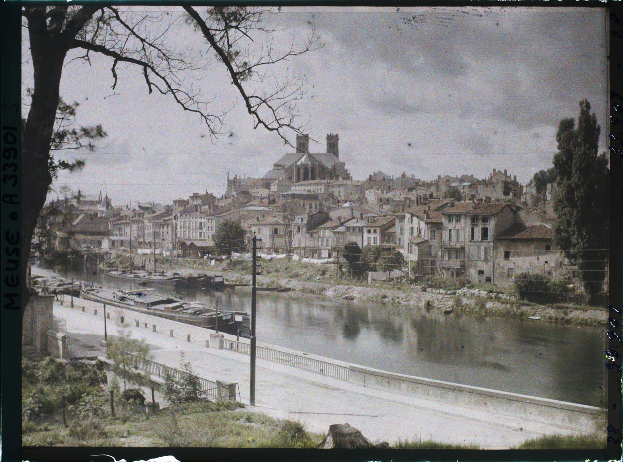Image représentant France, Verdun, Vue Générale prise des Remparts vers le Sud Ouest