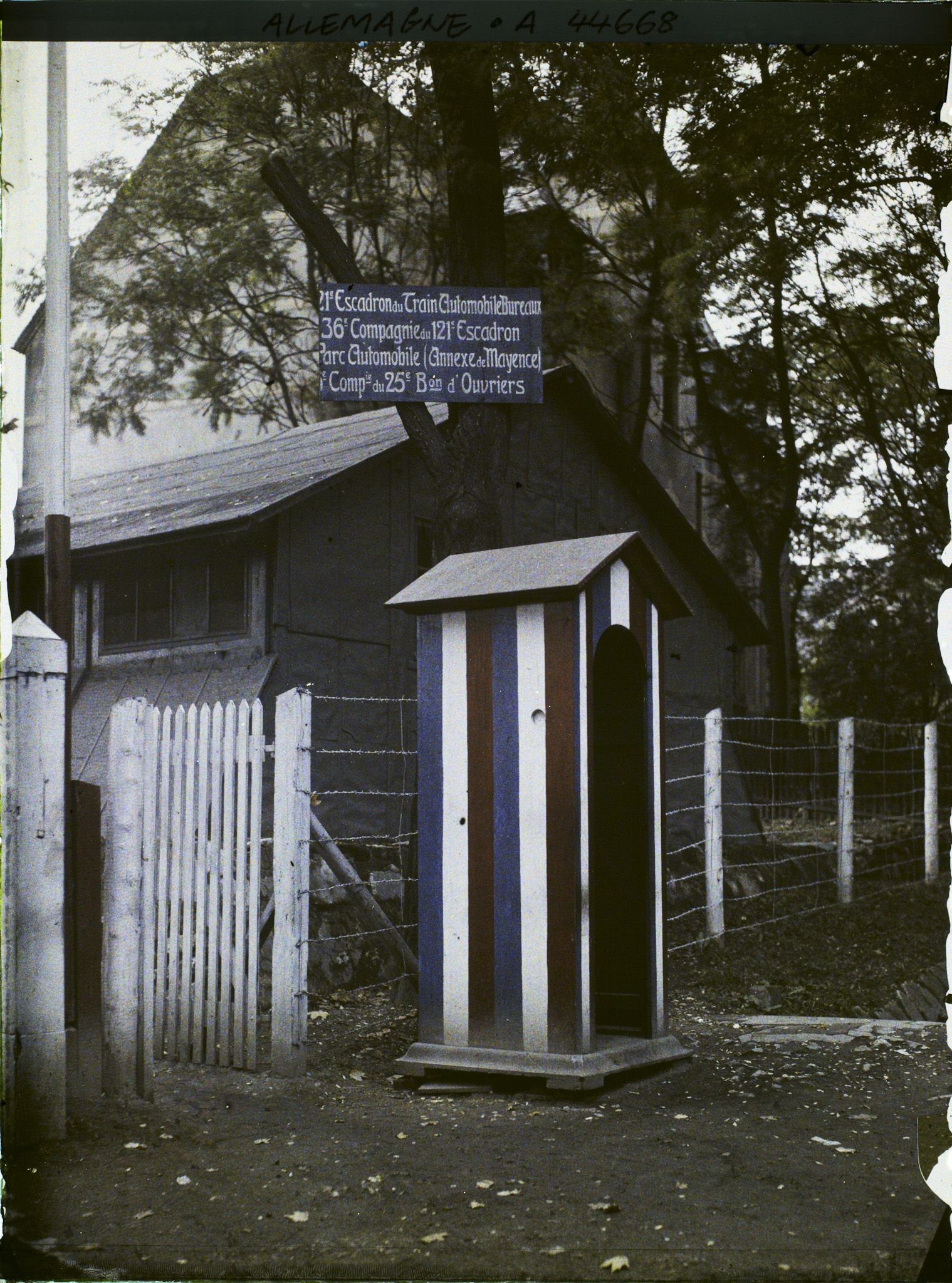 Image représentant Allemagne, Mayence, Parc automobile de l'armée du Rhin