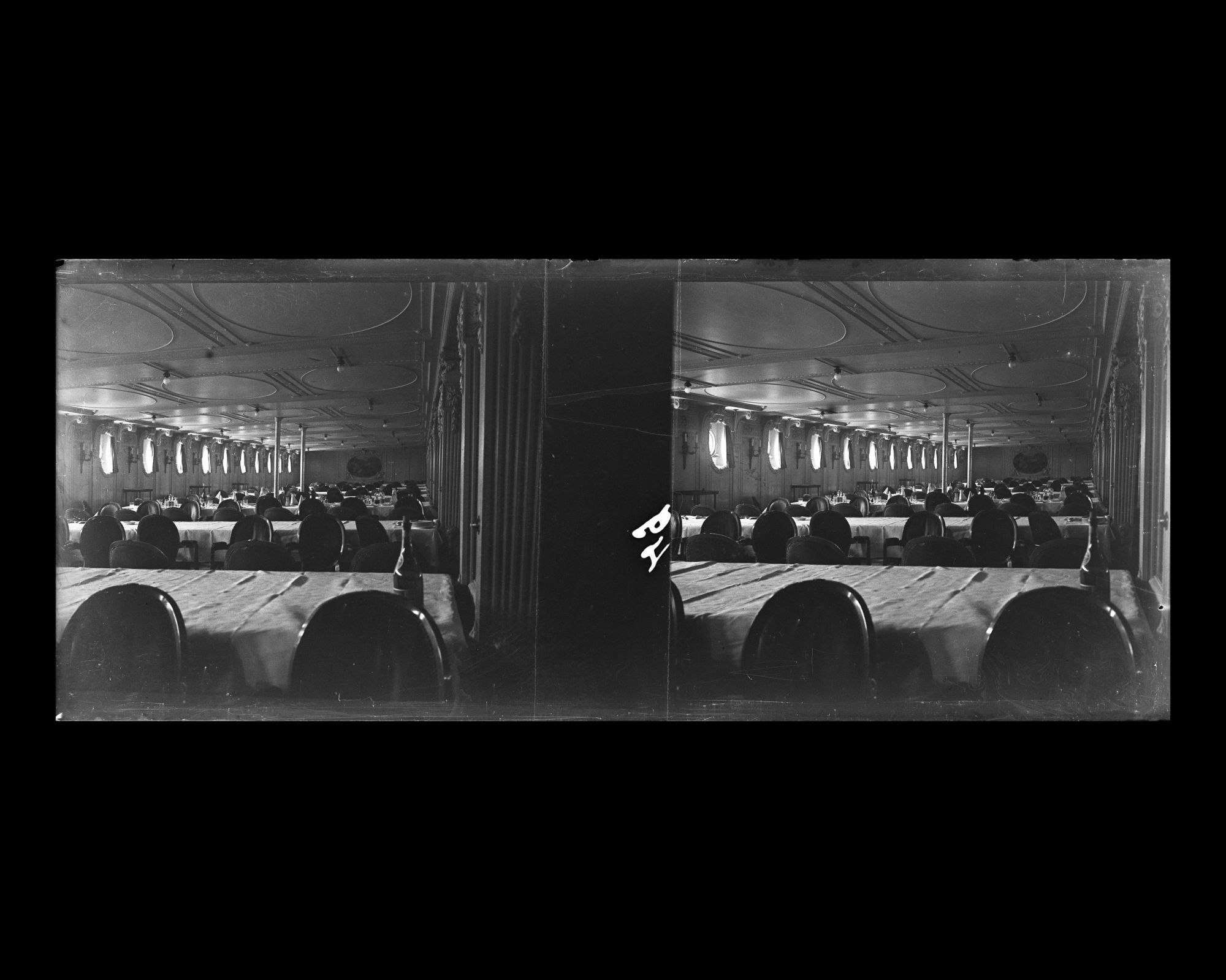 Image représentant Une salle de restaurant des 2emes classes ou 1eres classes