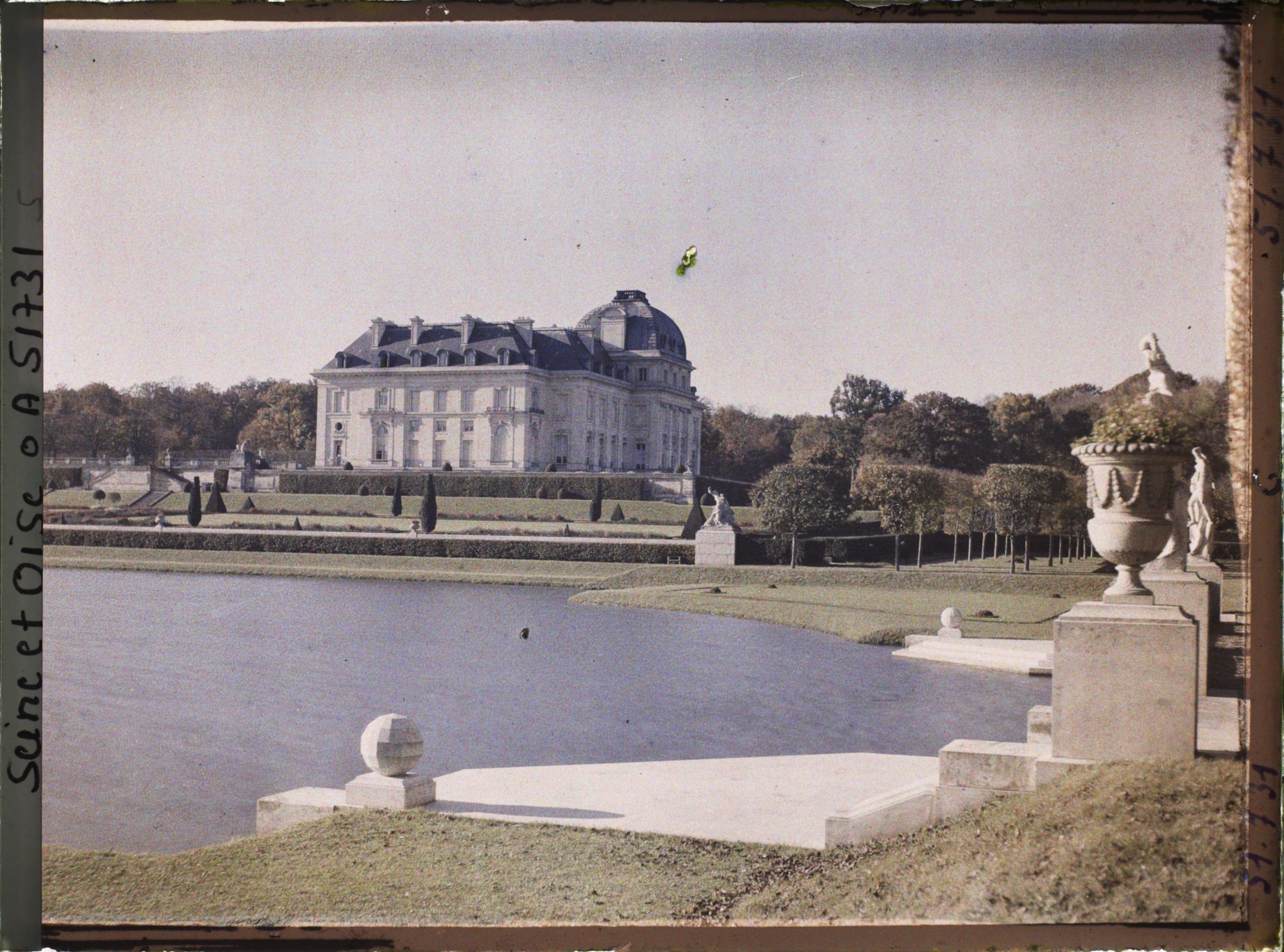 Image représentant Les jardins et le château de Voisins