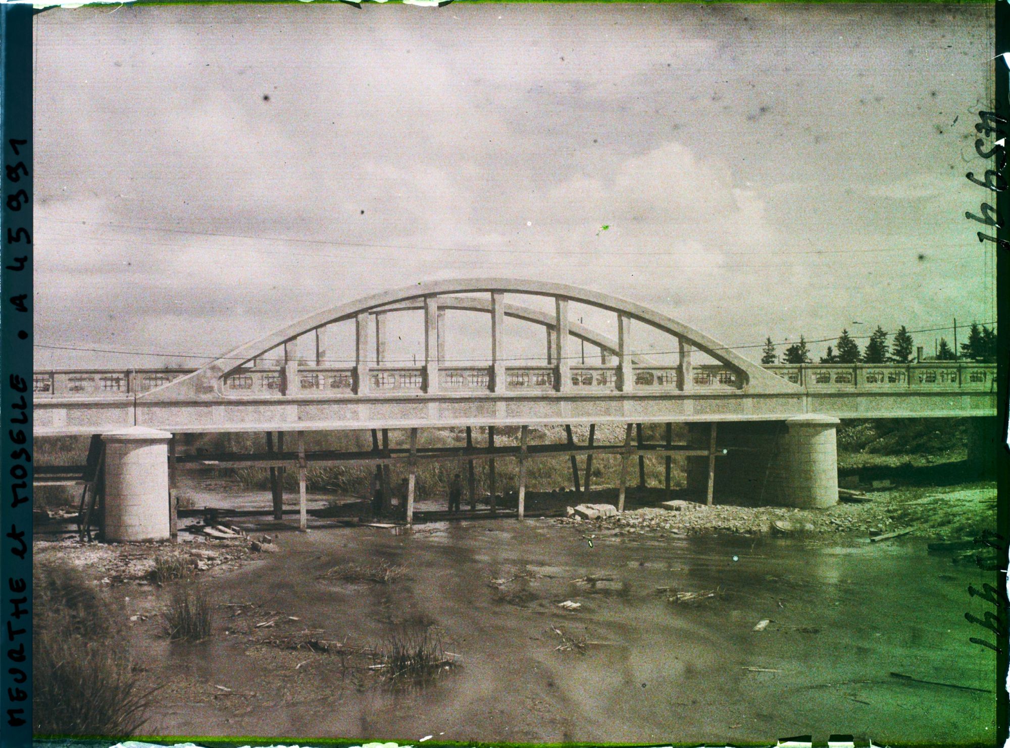 Image représentant France, Nomény, Le nouveau Pont s/ la Seille