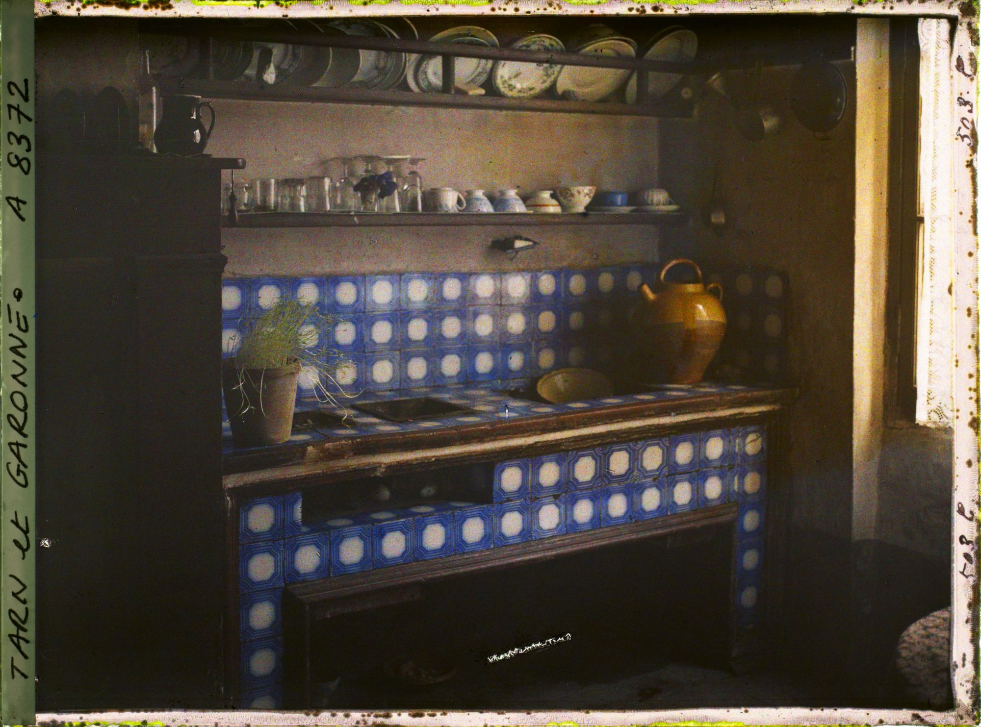 Image représentant Un évier typique de faïence de Castelnaudary