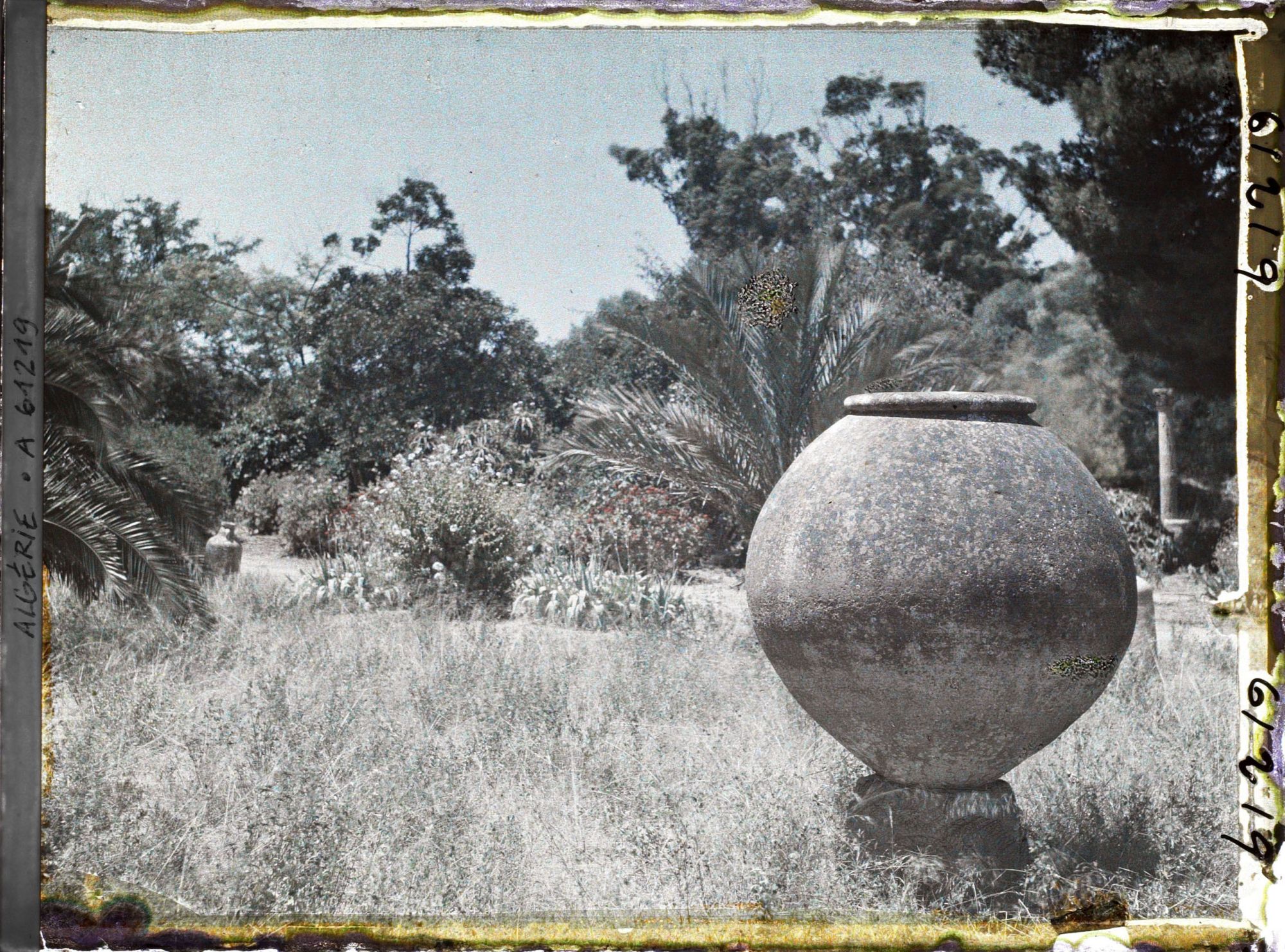 Image représentant Une grande jarre romaine