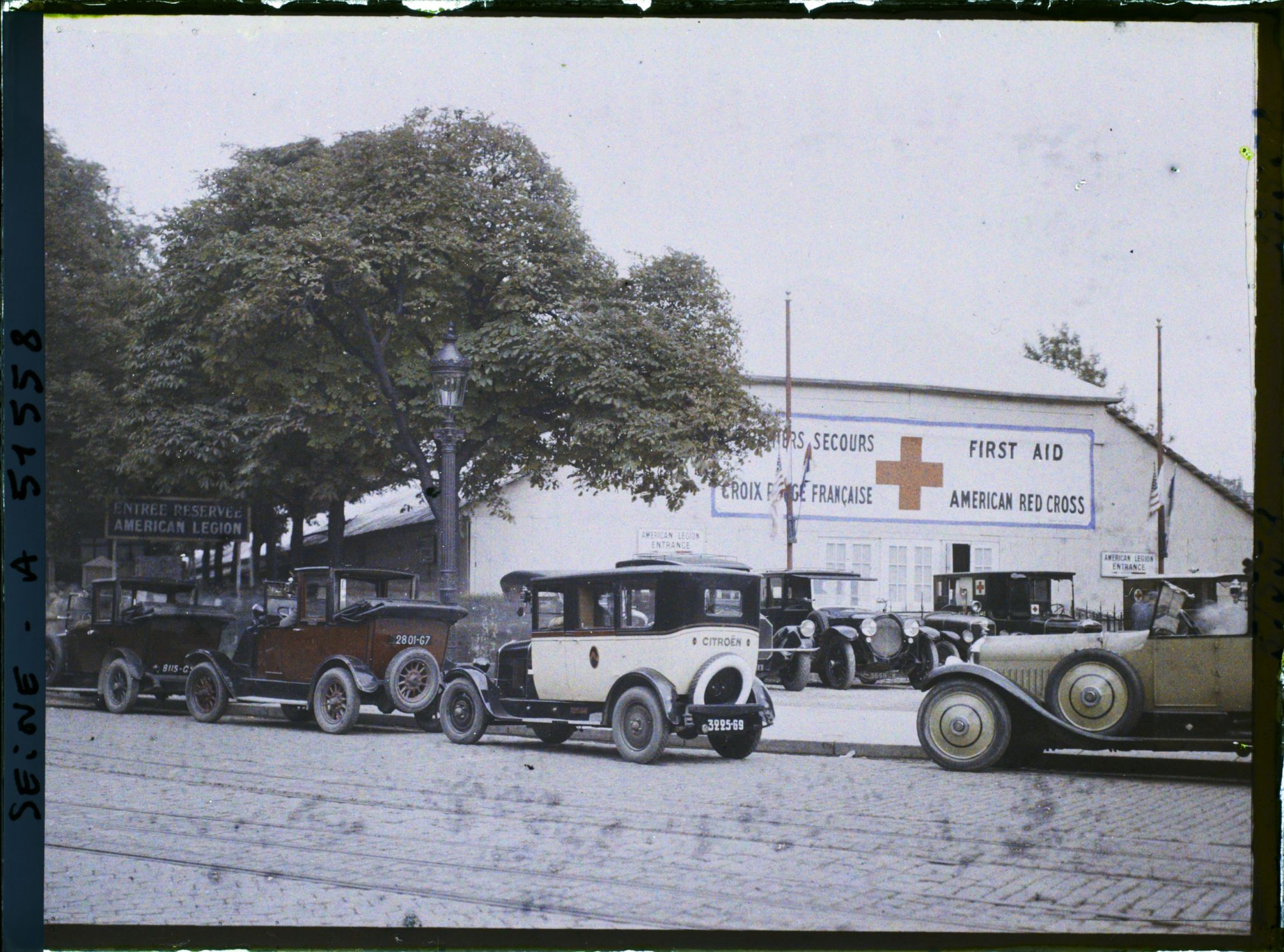 Image représentant Baraquements de la Croix-Rouge américaine Cours-la-Reine pour le 9ème congrès de la Légion Américaine (American Legion)