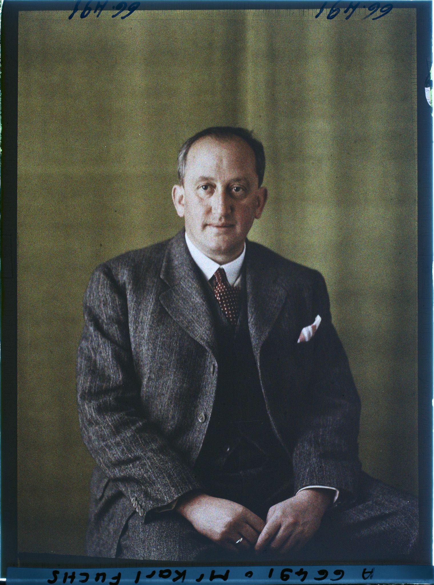 Image représentant https://musee-albert-kahn.s-museum.fr/home/NWQ2OTAwYzNmYjZlZTk1ZWQwODJmMjY4L2dlbmVyaWMtbm90aWNlLXRhYi9hdXRob3JpdHkvNjE3YTc5ZjVjZjhiODk2OGIzMzM3ZDIx/5d6900c3fb6ee95ed082f268/generic-notice-tab/authority/617a79ebcf8b8968b3336d7a Monsieur Karl Fuchs