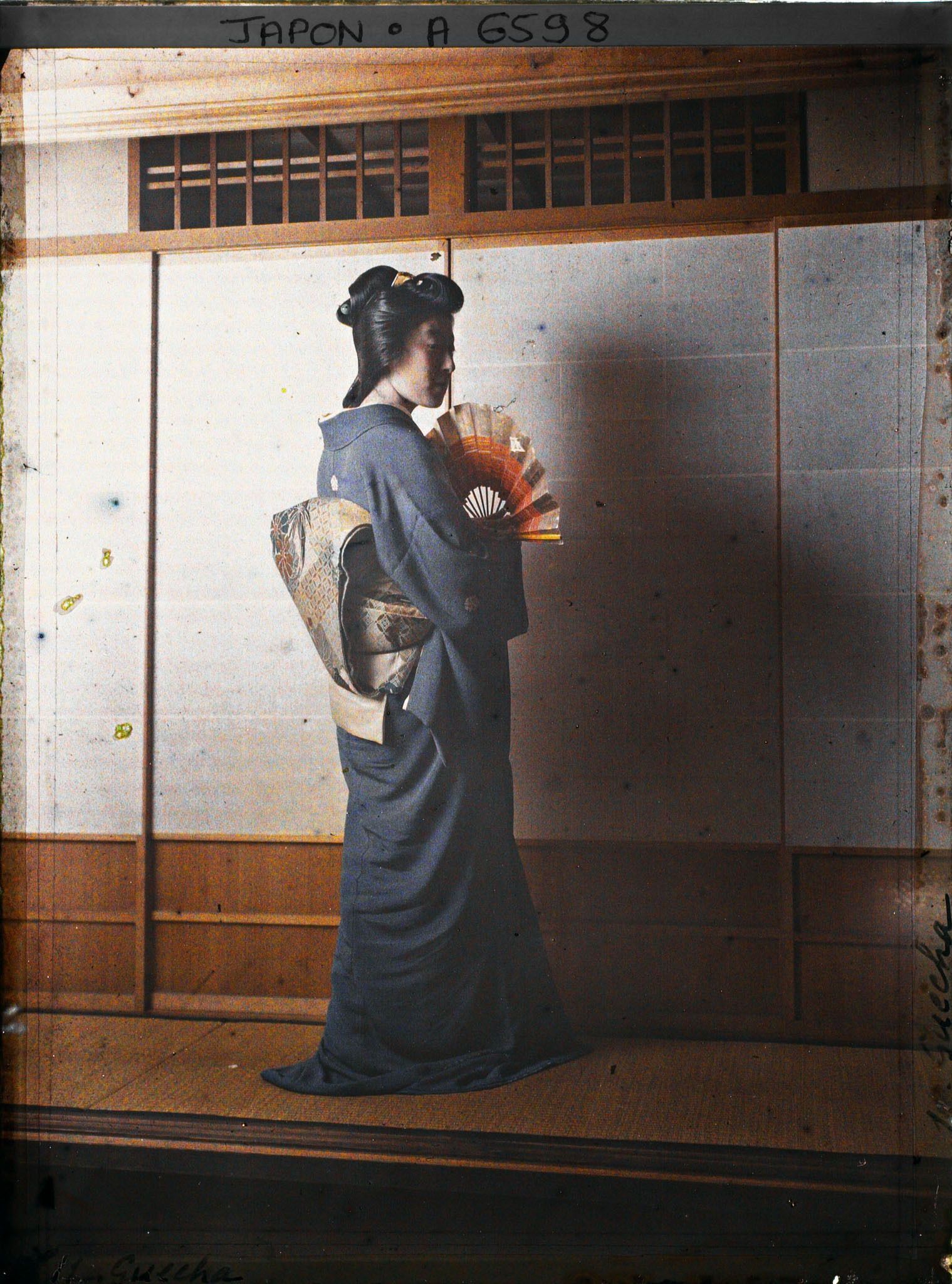 Image représentant L'actrice-danseuse Matsumoto Tome habillée en Geisha