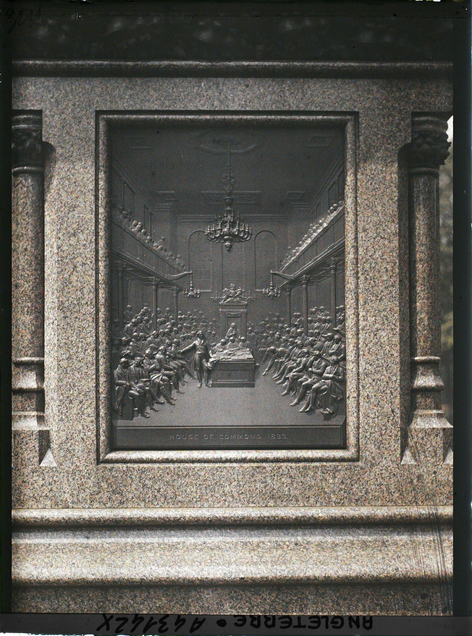 Image représentant Un bas relief de la Statue de Lord Herby ?