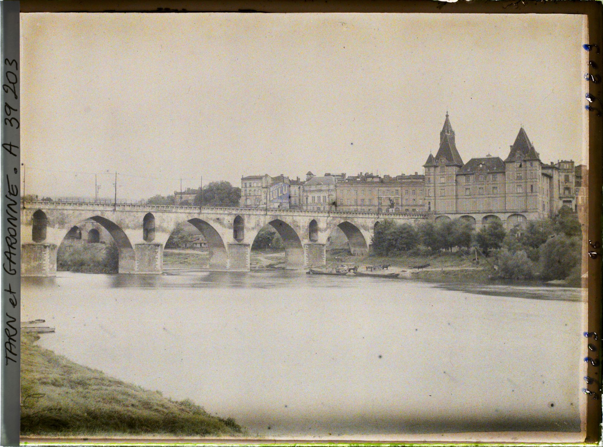 Image représentant Le pont Vieux et le musée Ingres