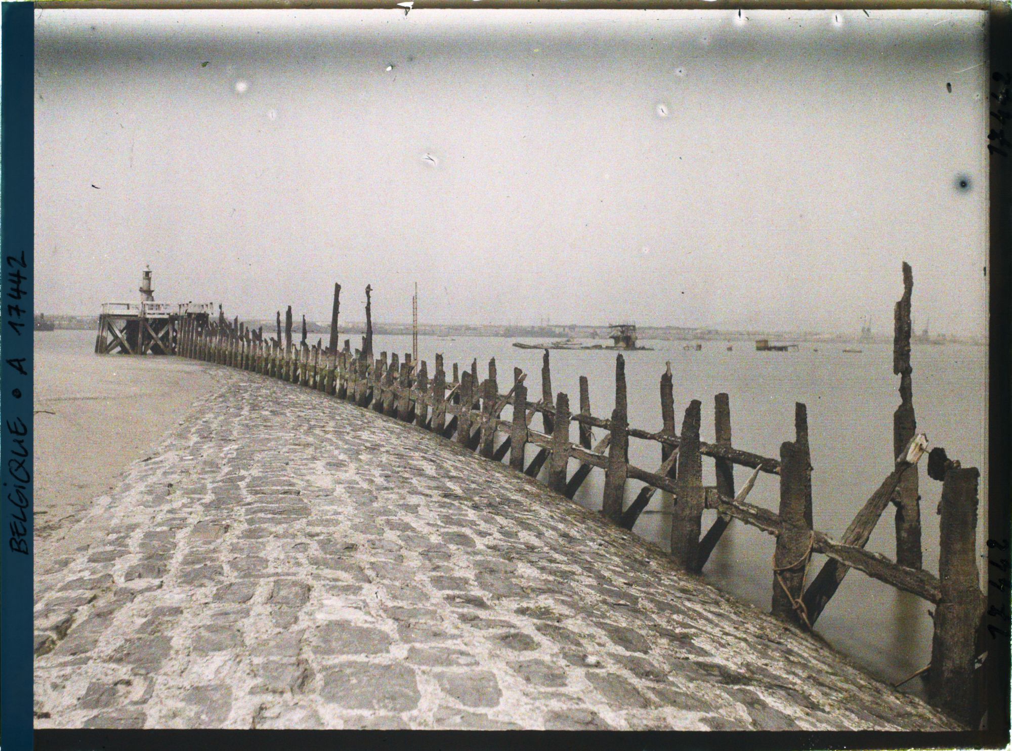 Image représentant Belgique, Zee Brugge, La Jetée et le torpilleur "Thétis"