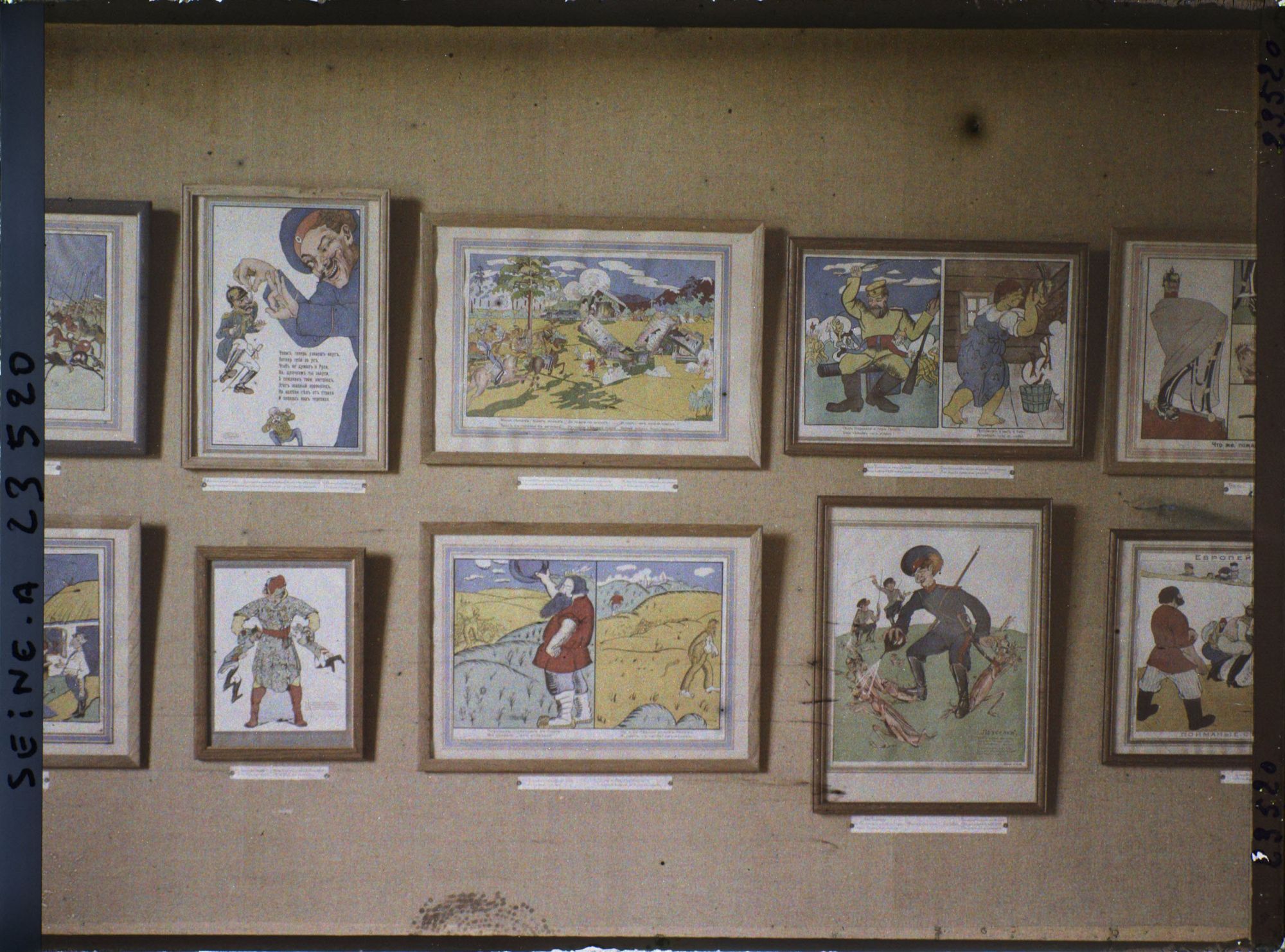 Image représentant Exposition d'affiches russes au musée des Arts Décoratifs