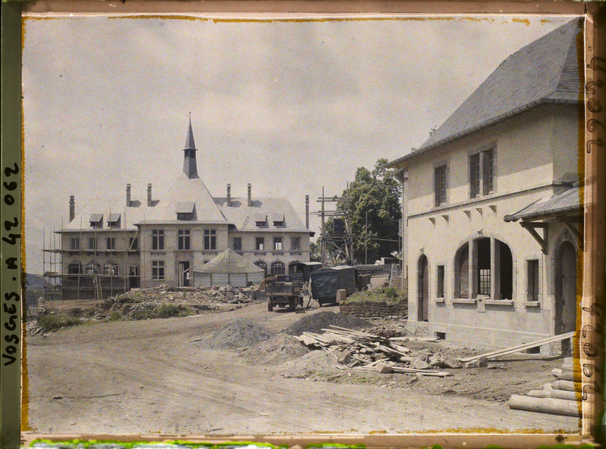 Image représentant France, Le Ban de Sapt Launois, Nouvelle Mairie et Ecole