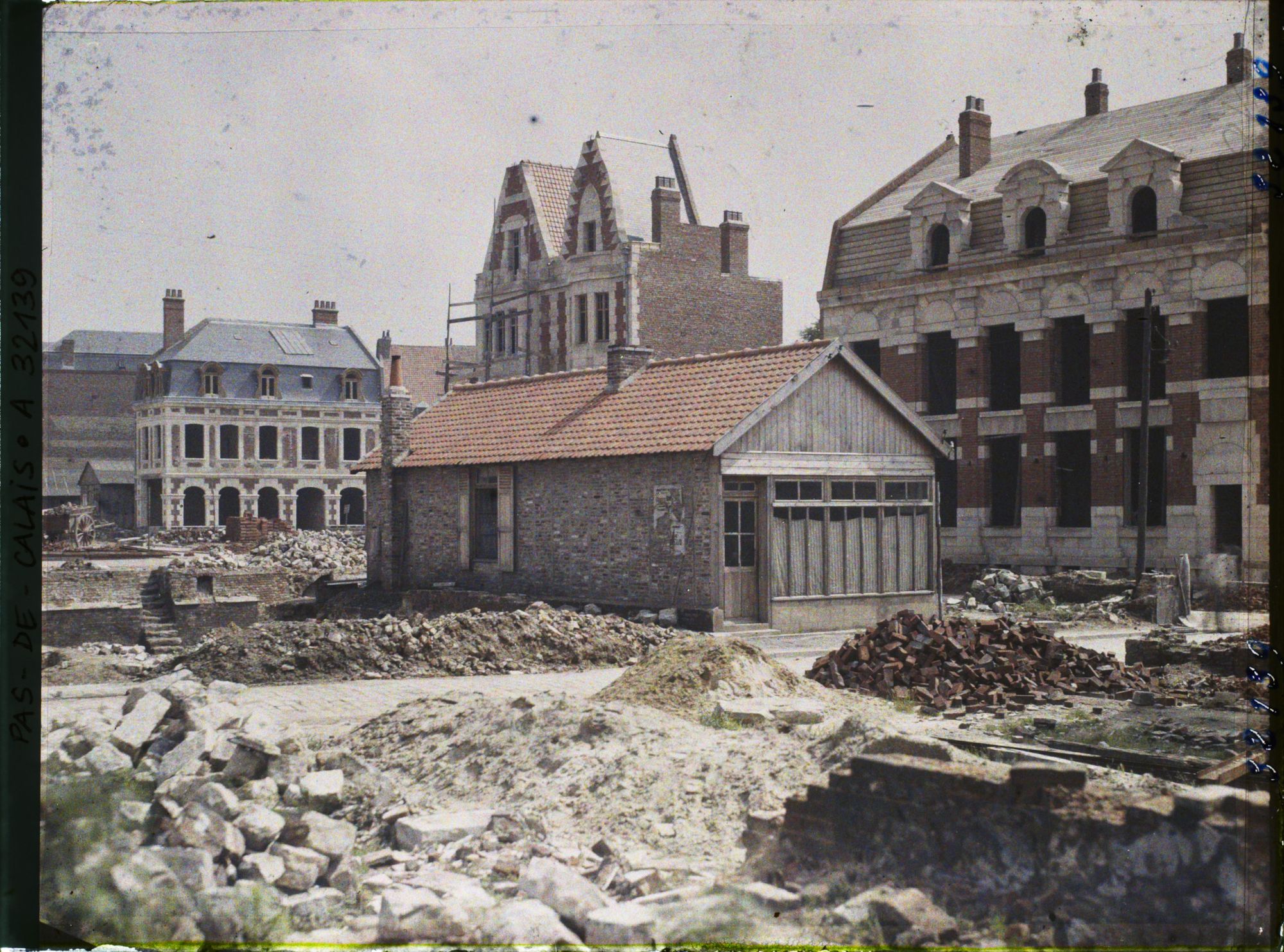 Image représentant France, Béthune, Nouveaux immeubles rue d'Arras