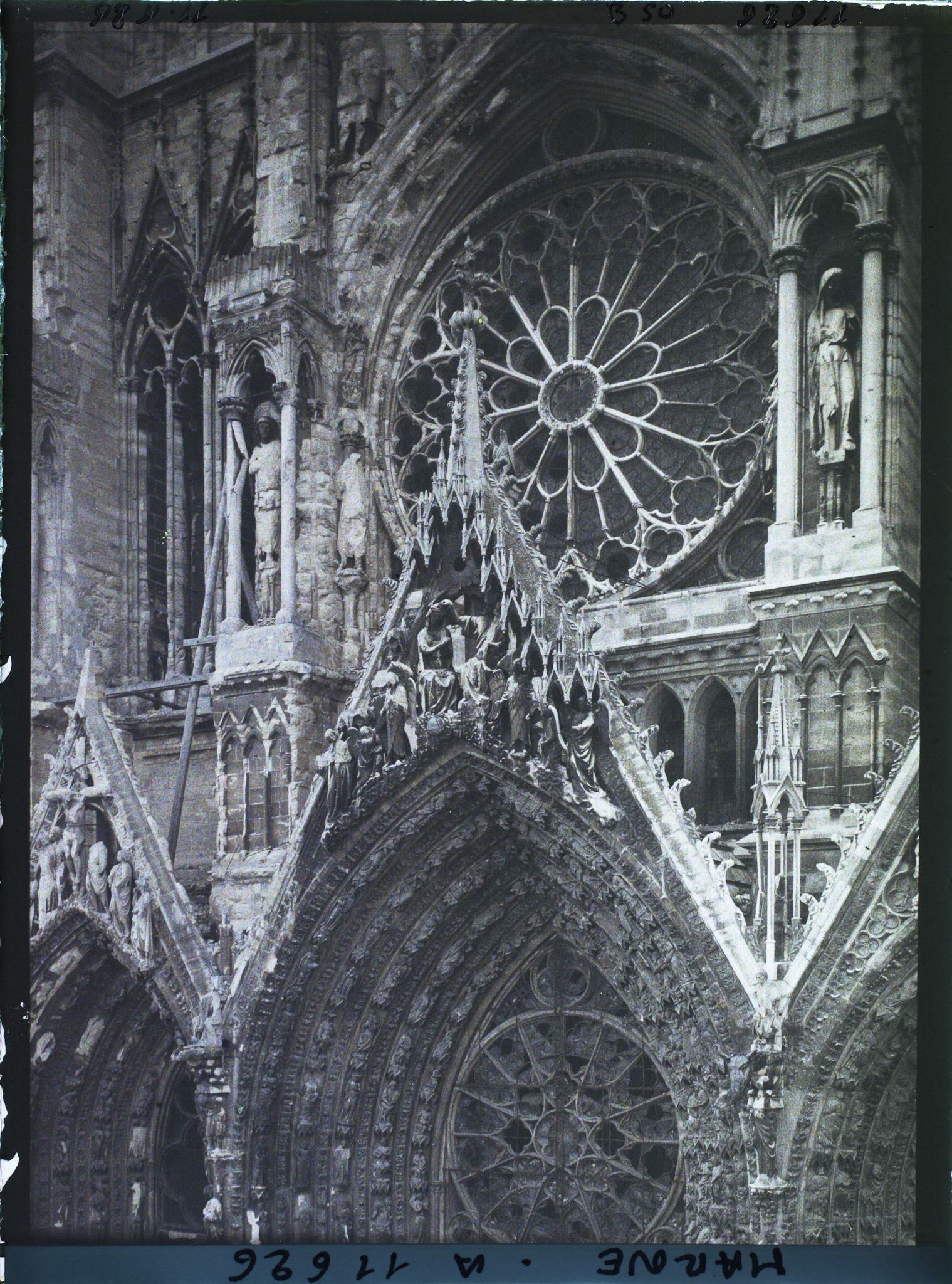 Image représentant France, Reims, Porche Central