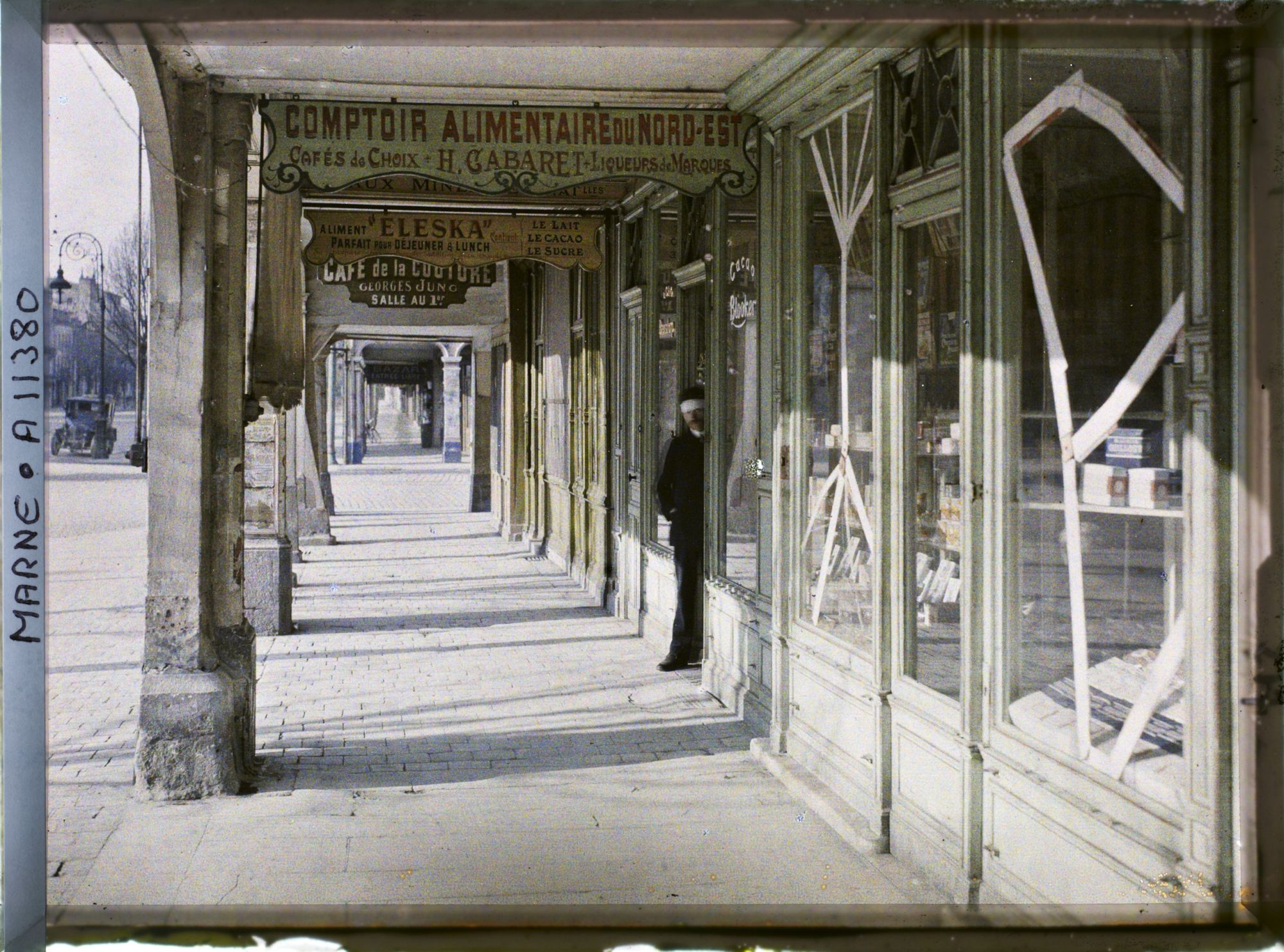 Image représentant Les arcades de la place Drouet-d'Erlon