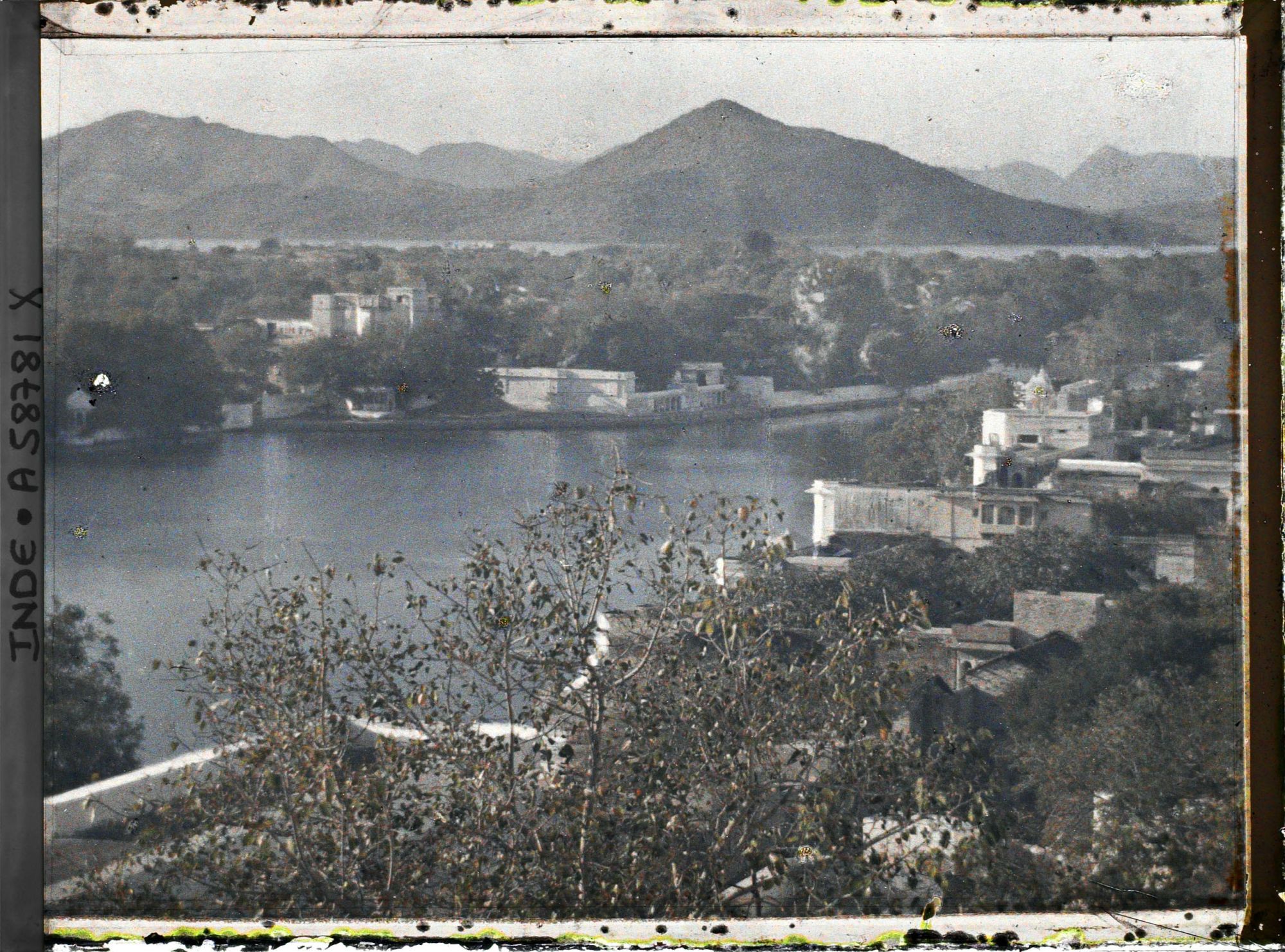 Image représentant Panorama sur l'extrémité nord du lac Pichola et la presqu'île de Brahm Puri