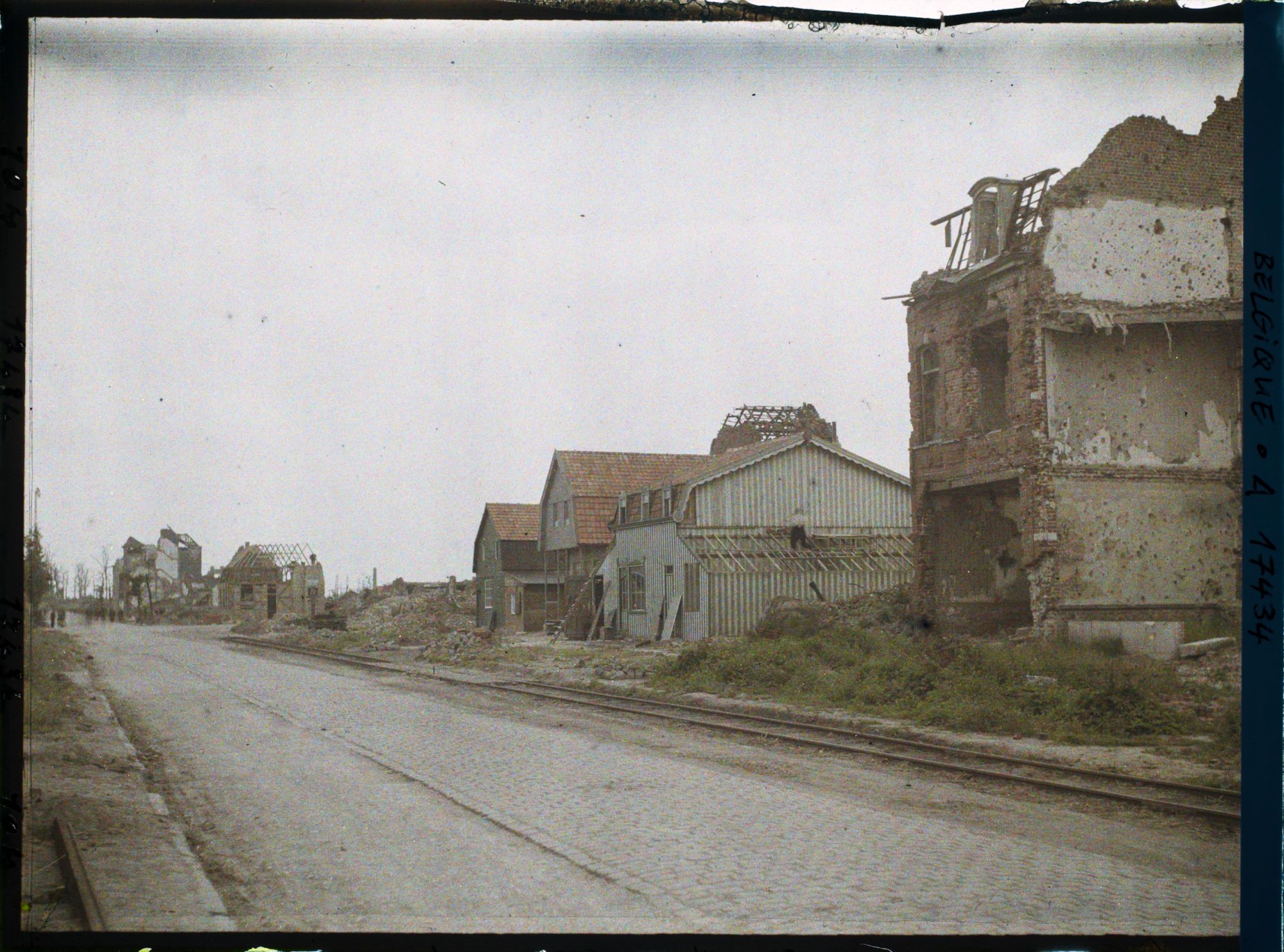 Image représentant Belgique, Ypres, Les nouvelles Maisons sur le Boulevard Malou