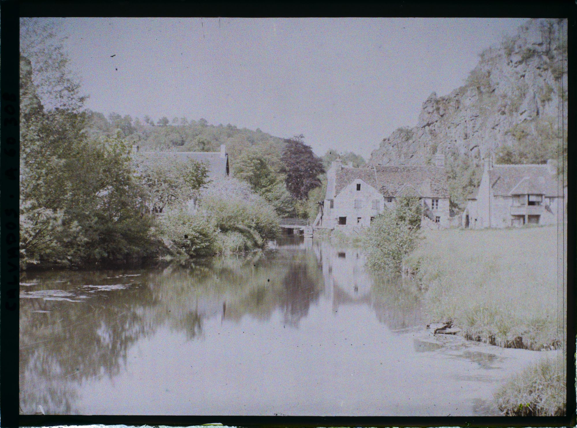 Image représentant Les tanneries aux bords de la Varenne