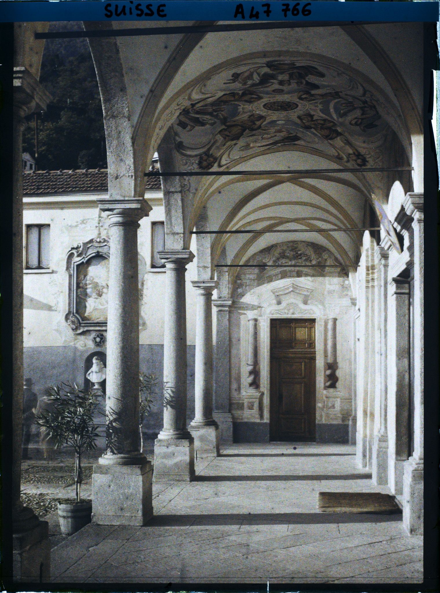 Image représentant Le portique de la Madonna del Sasso