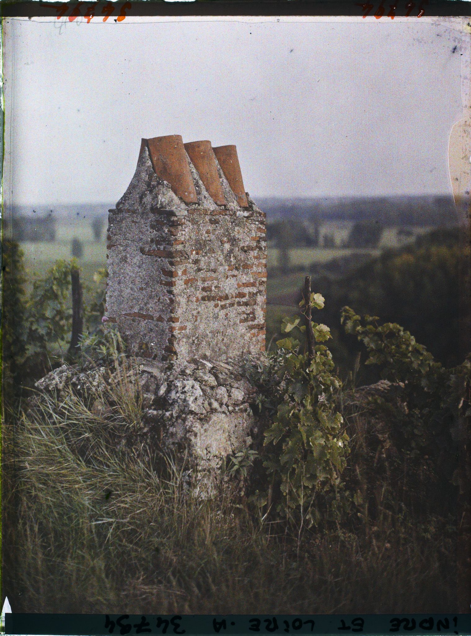 Image représentant Cheminée d'une maison troglodyte