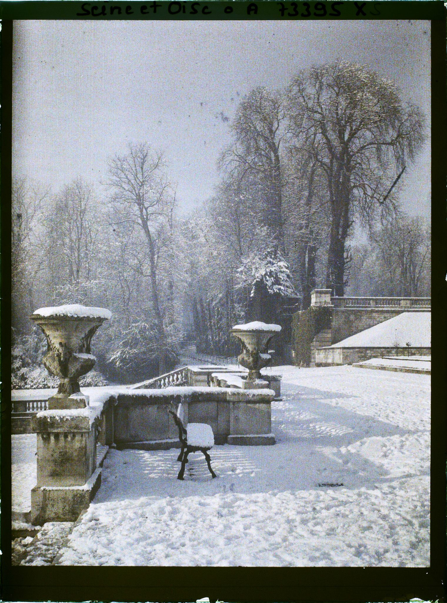 Image représentant Vasques et balustrades de la terrasse du Château sous la neige