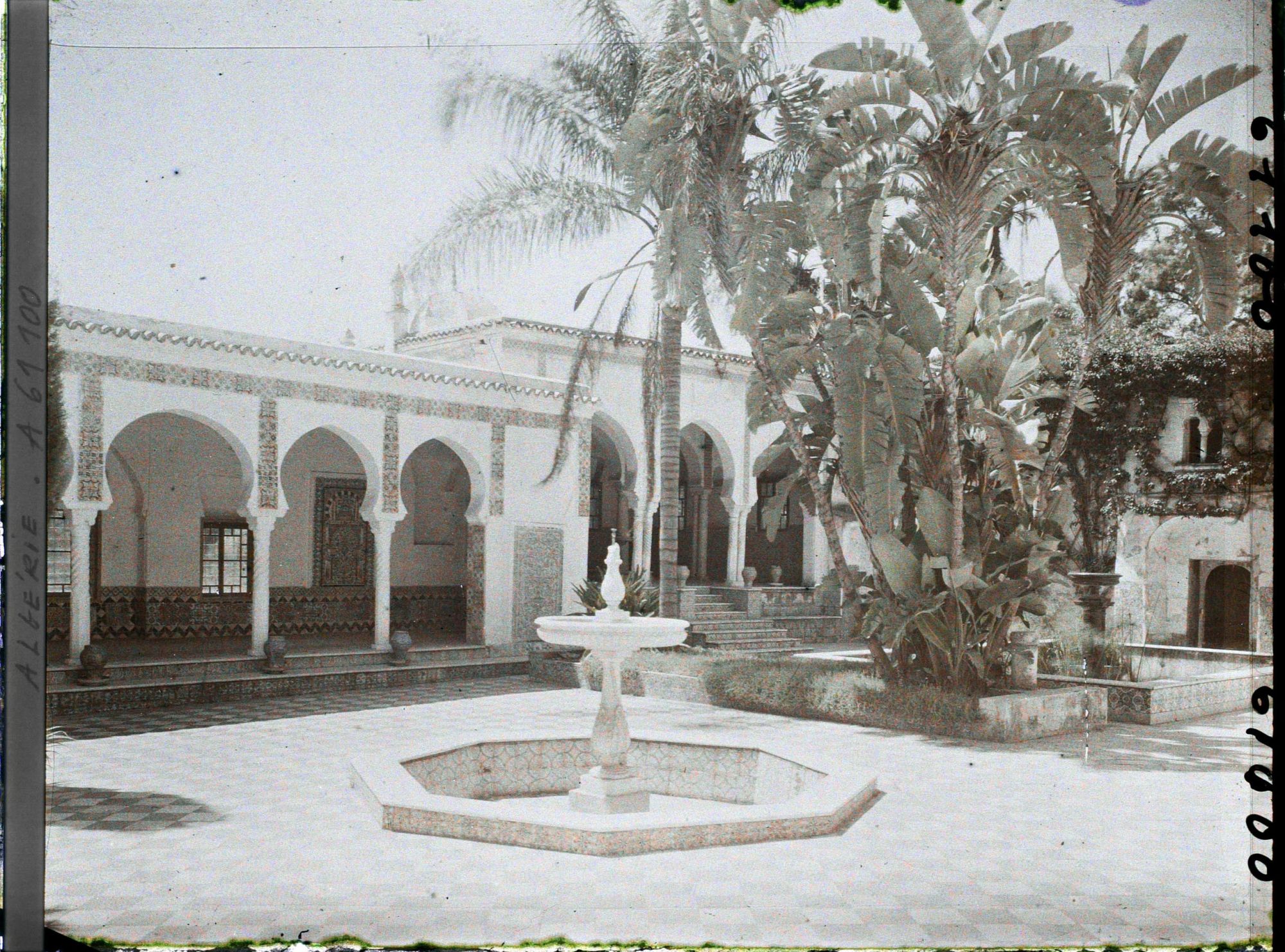 Image représentant Le palais du Bardo, la seconde cour