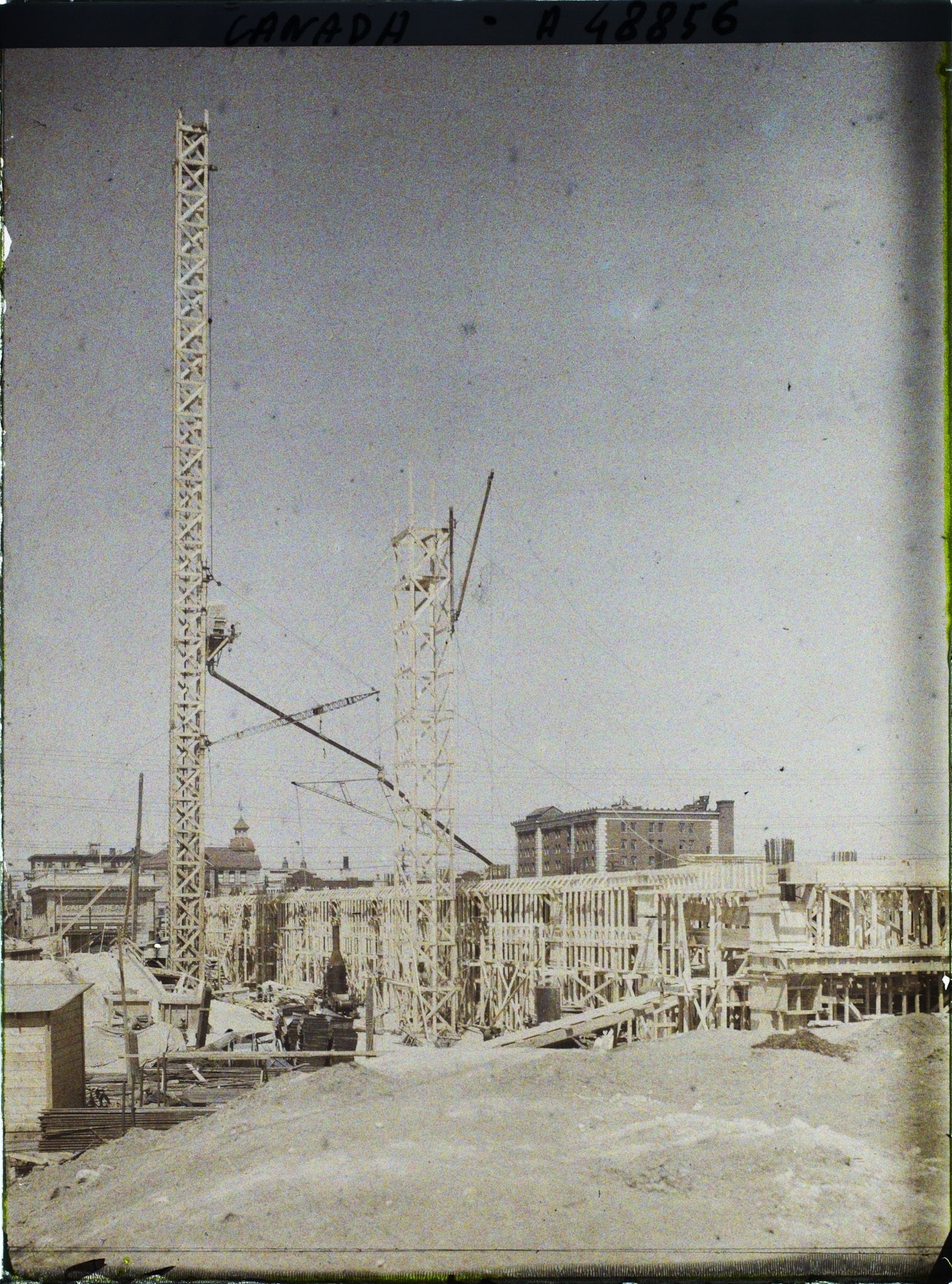 Image représentant Canada, Winnipeg, Construction du nouvel immeuble de la Cie de la Baie d'Hudson