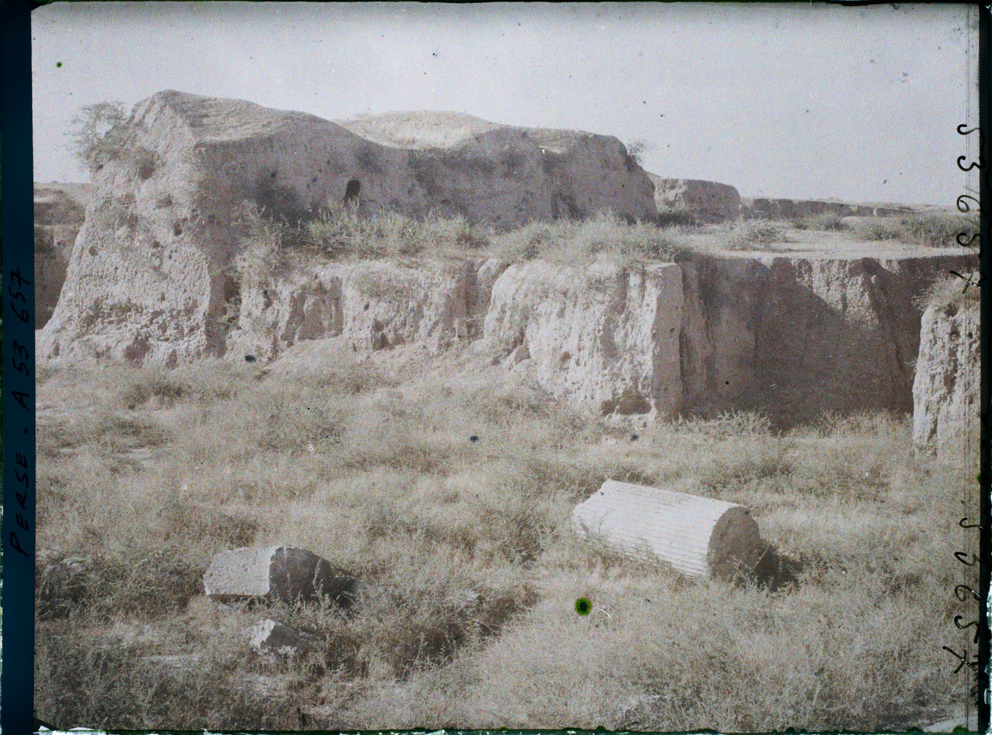Image représentant Emplacement d'un cimetière sur le tell de la Ville des Artisans ?