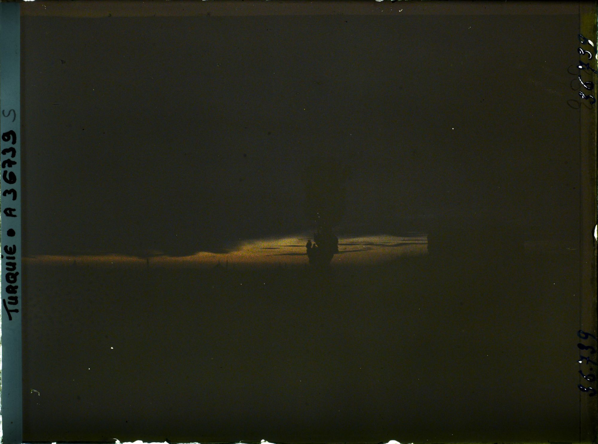 Image représentant Turquie, Scutari d'Asie, Coucher de Soleil vers la Marmara