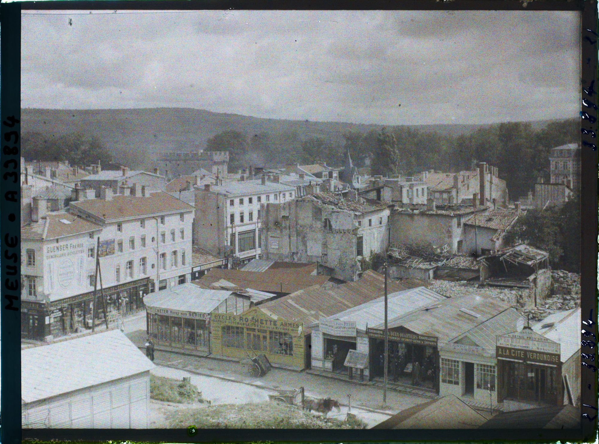 Image représentant France, Verdun, Vue sur la ville basse prise de la Place du Mal Pétain vers le N-N-E.