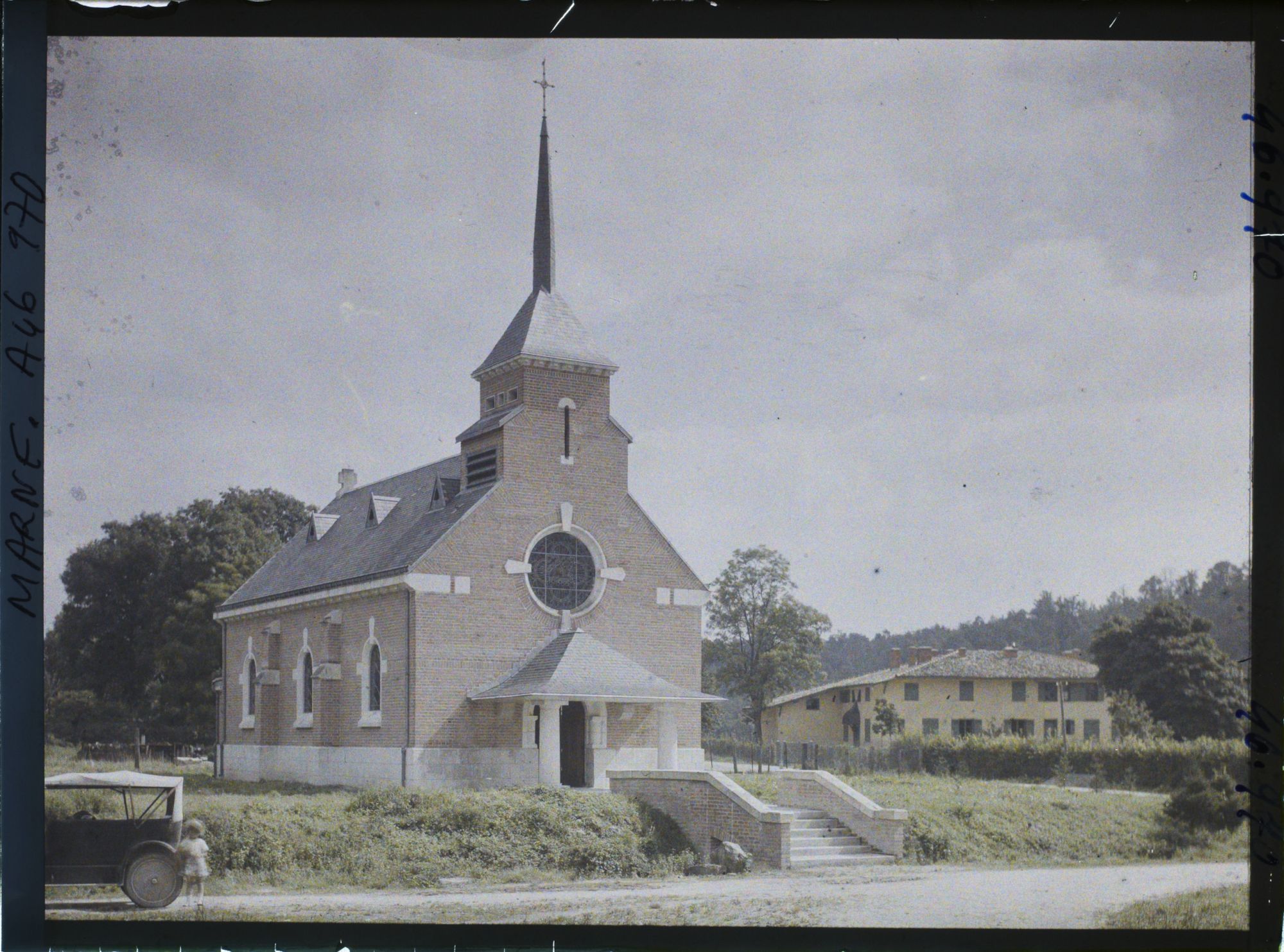 Image représentant France, La Harazée Marne (60 h), L'Eglise reconstruite