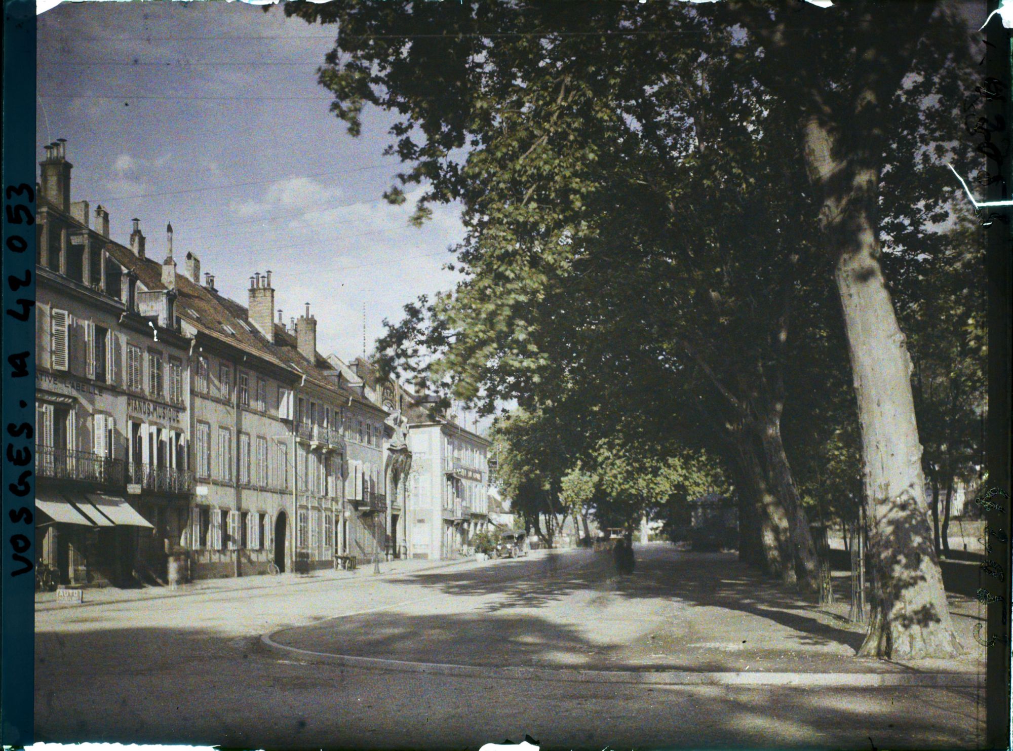Image représentant France, St Dié, Le Quai du Parc
