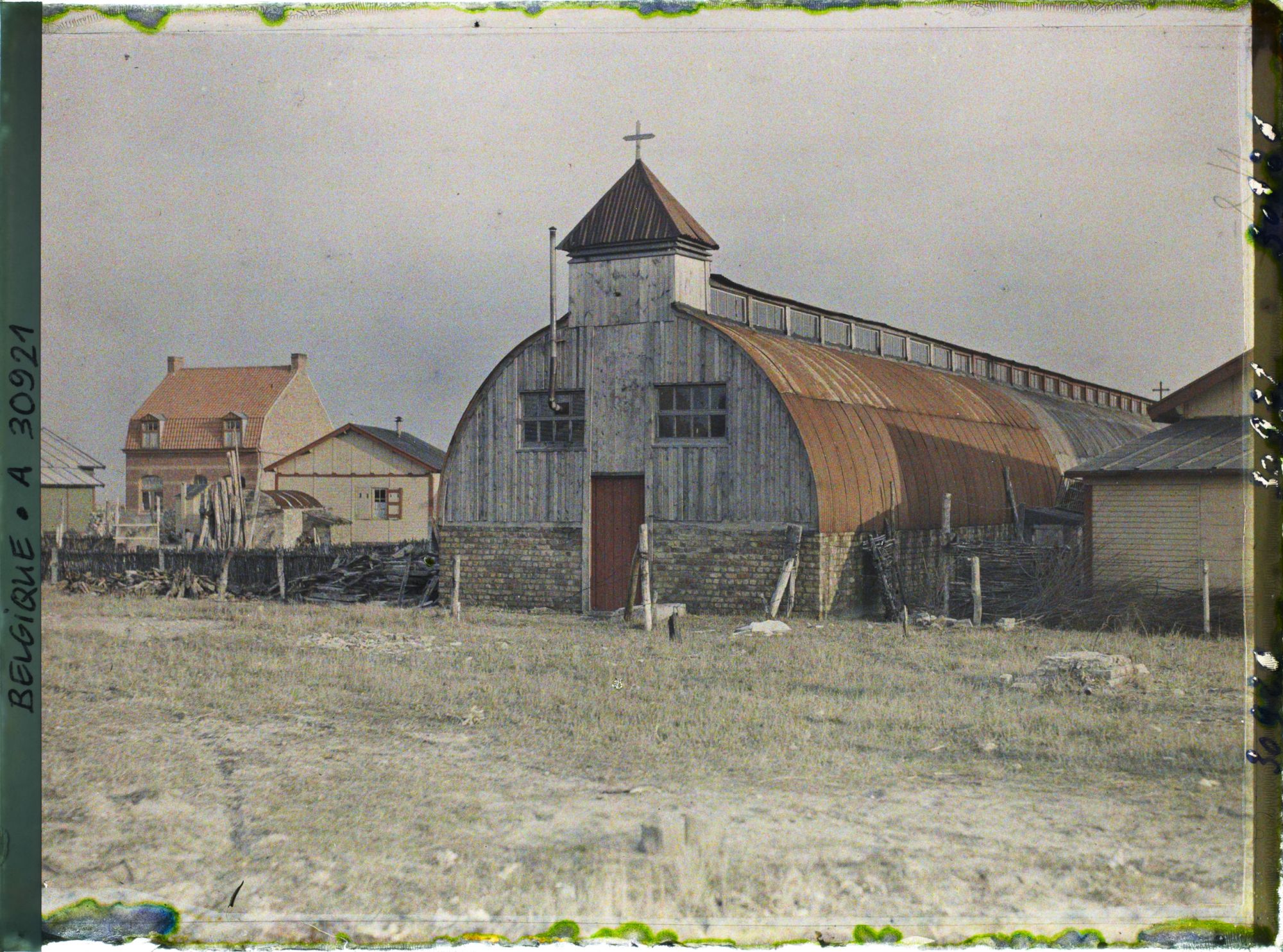 Image représentant Belgique, Lombartzyde, L'Eglise provisoire