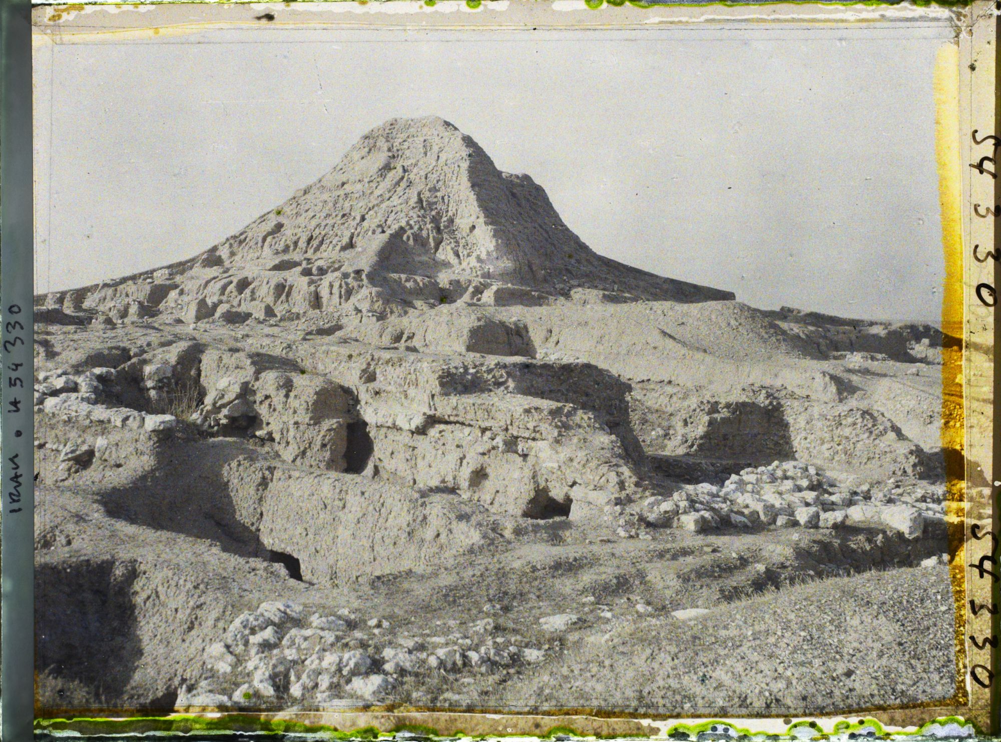 Image représentant La Ziggourat (tour à étages) du grand temple du dieu Assur