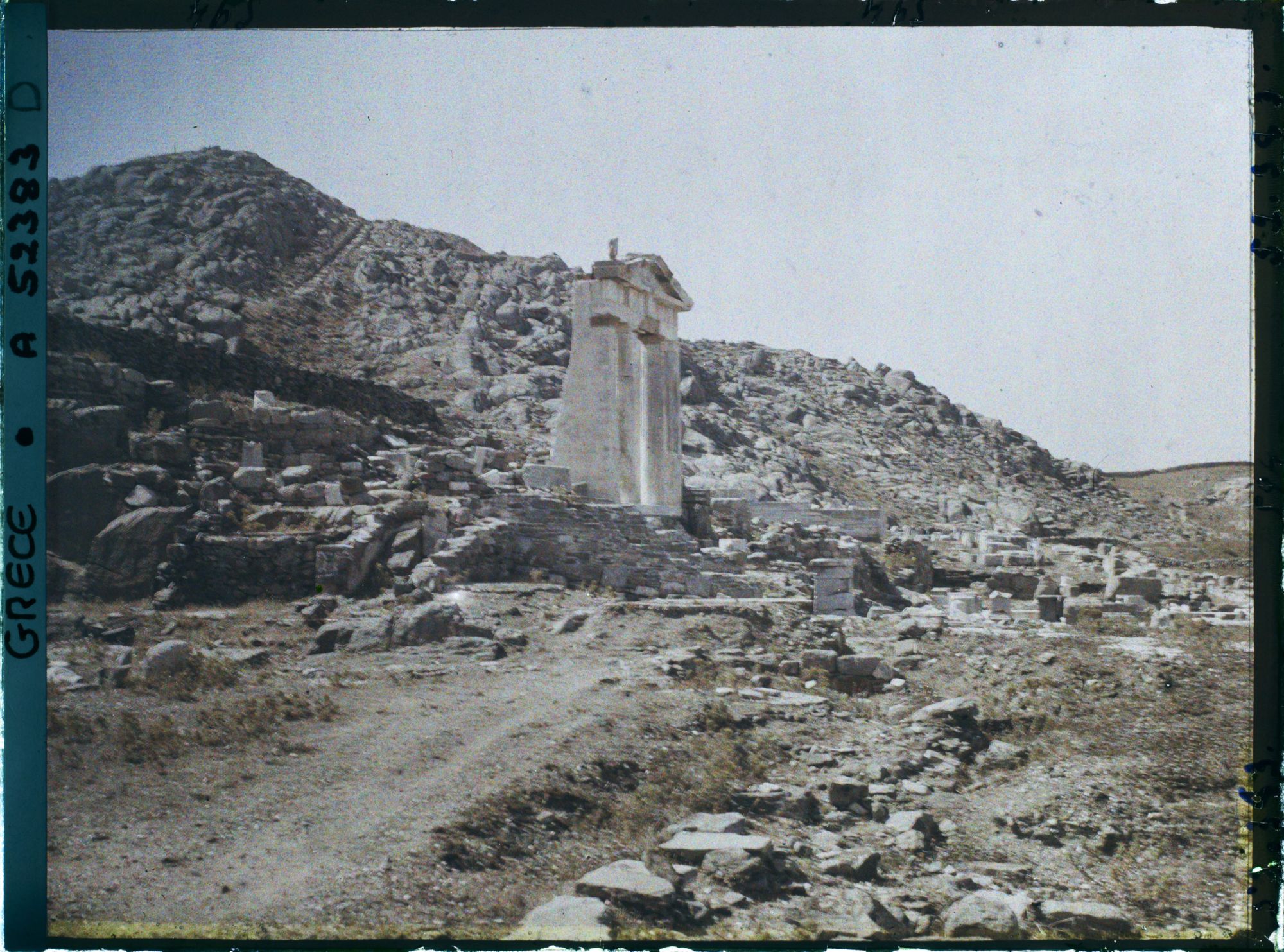 Image représentant La Terrasse des Dieux Orientaux et le Cynthe