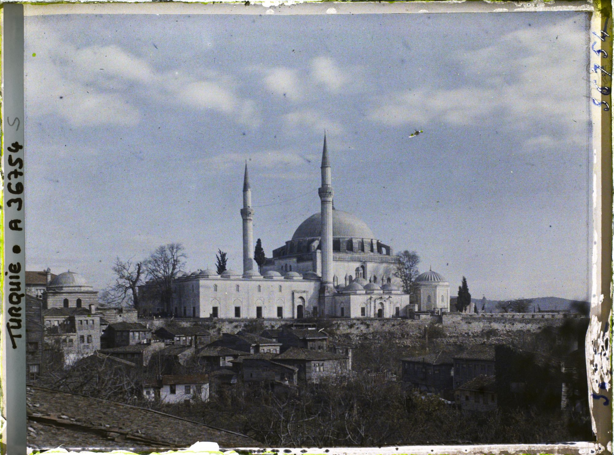 Image représentant Sultan Selim Camii ("mosquée du Sultan Selim") construite 1520-1522